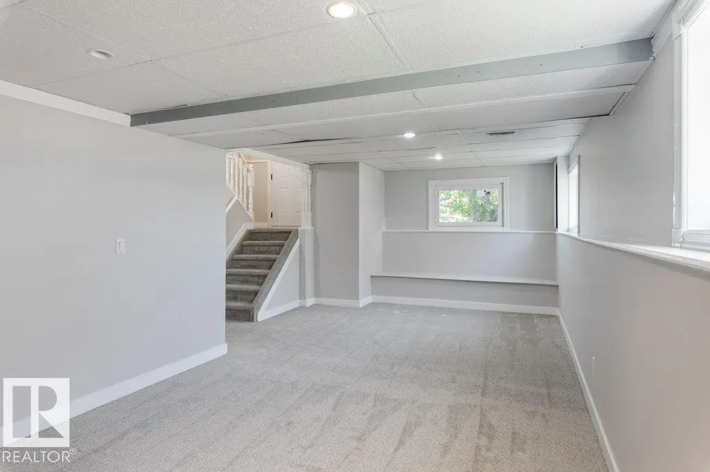 406 GRANDIN Drive