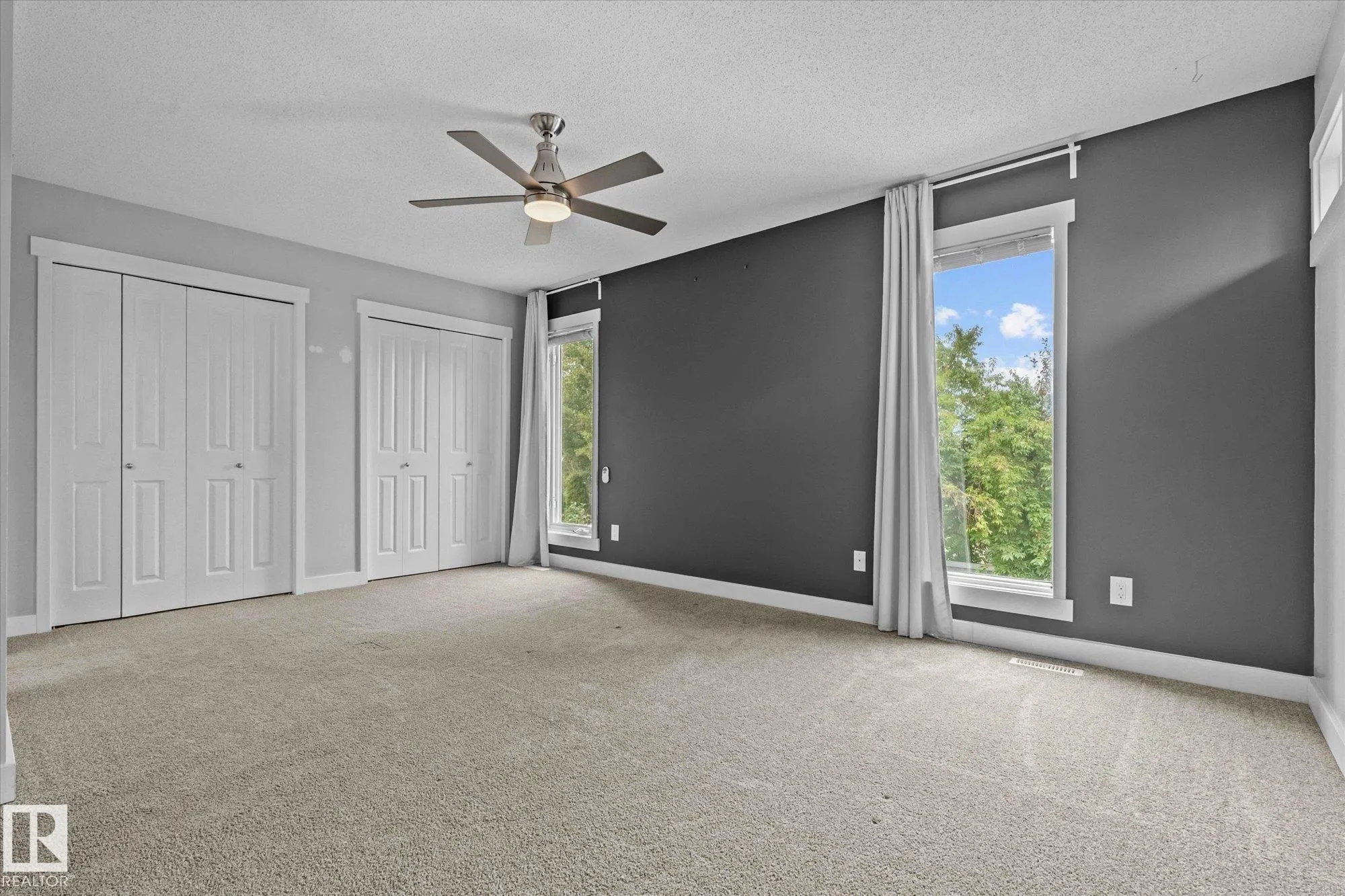 79 WOODSIDE Crescent