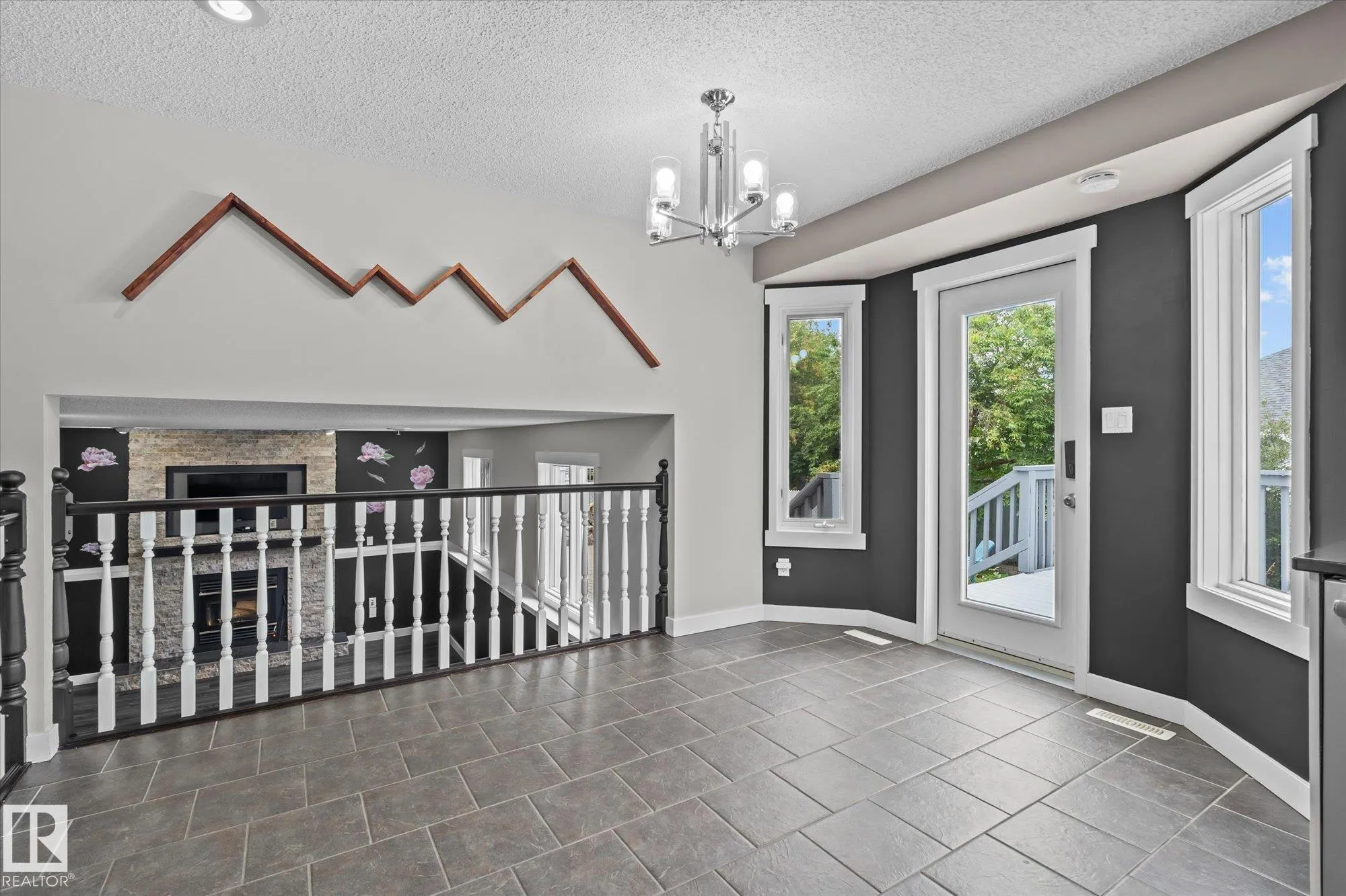 79 WOODSIDE Crescent