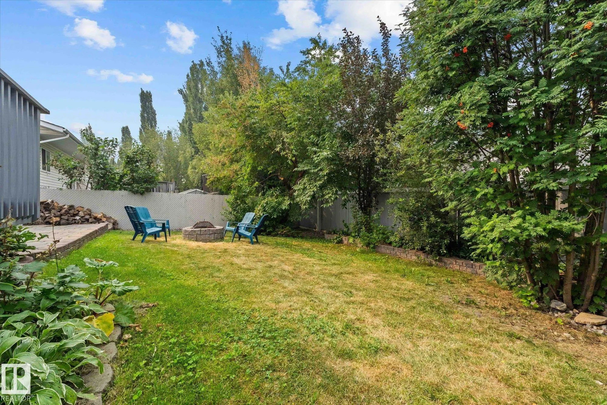 79 WOODSIDE Crescent