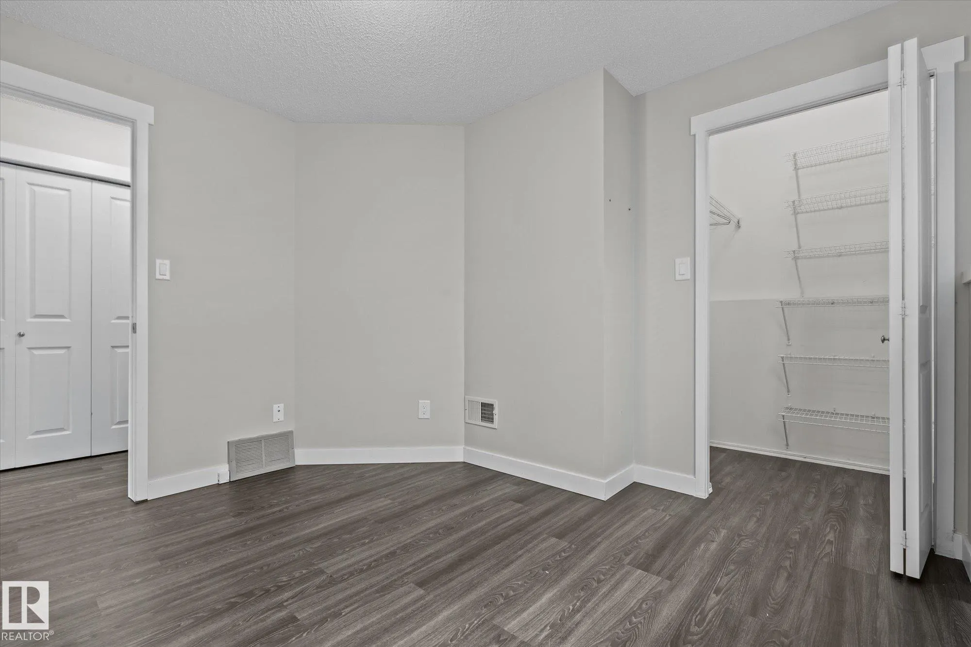 79 WOODSIDE Crescent