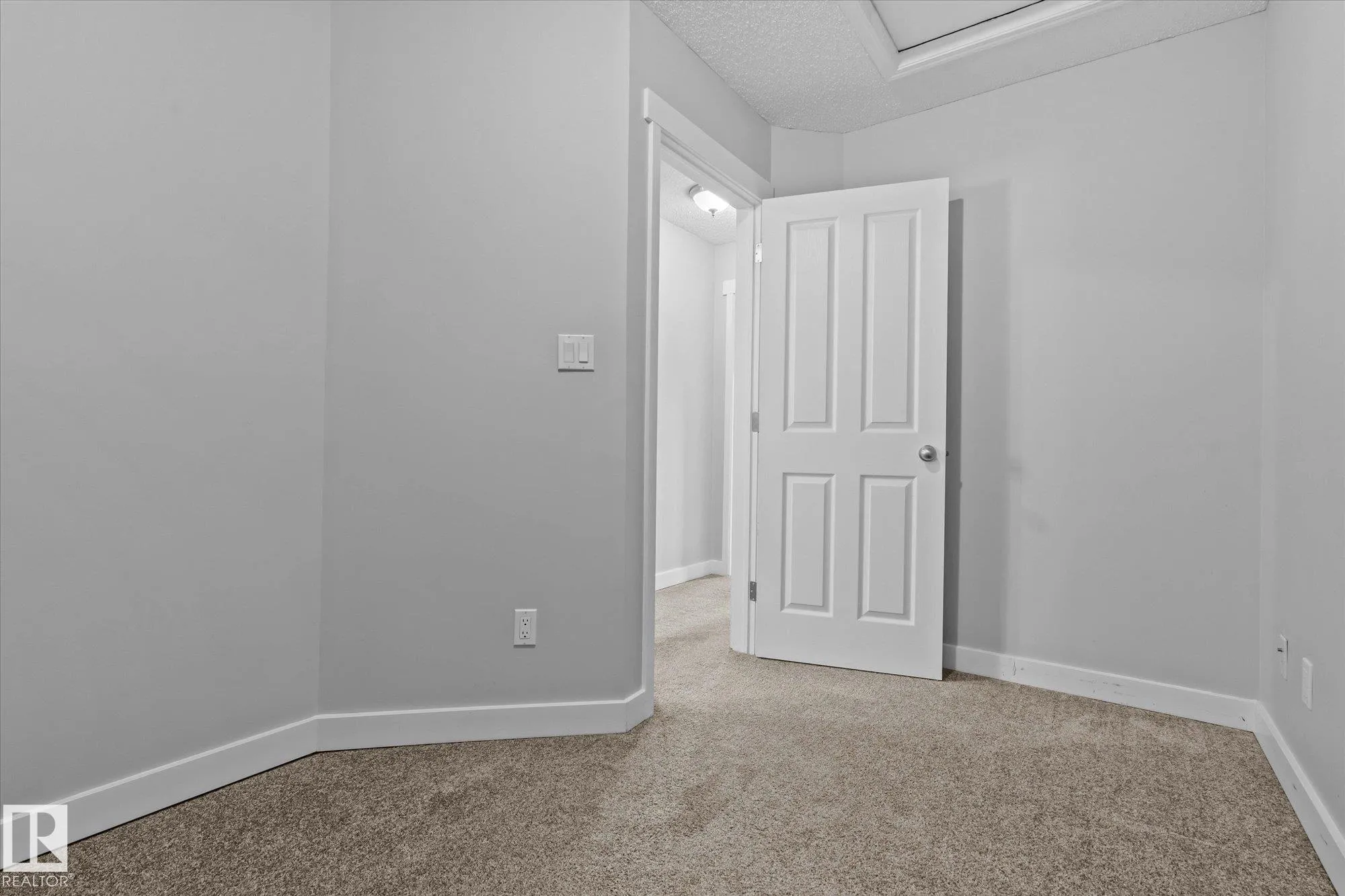 79 WOODSIDE Crescent
