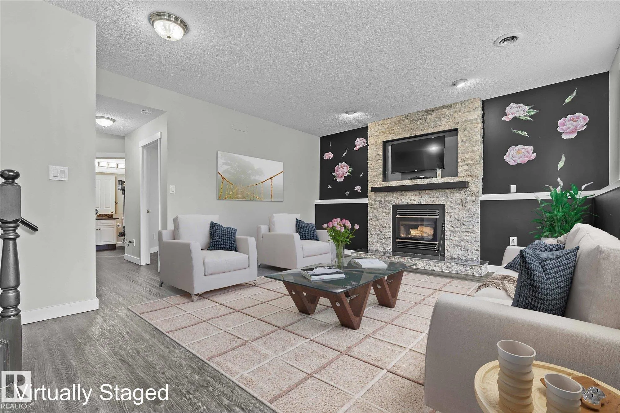 79 WOODSIDE Crescent