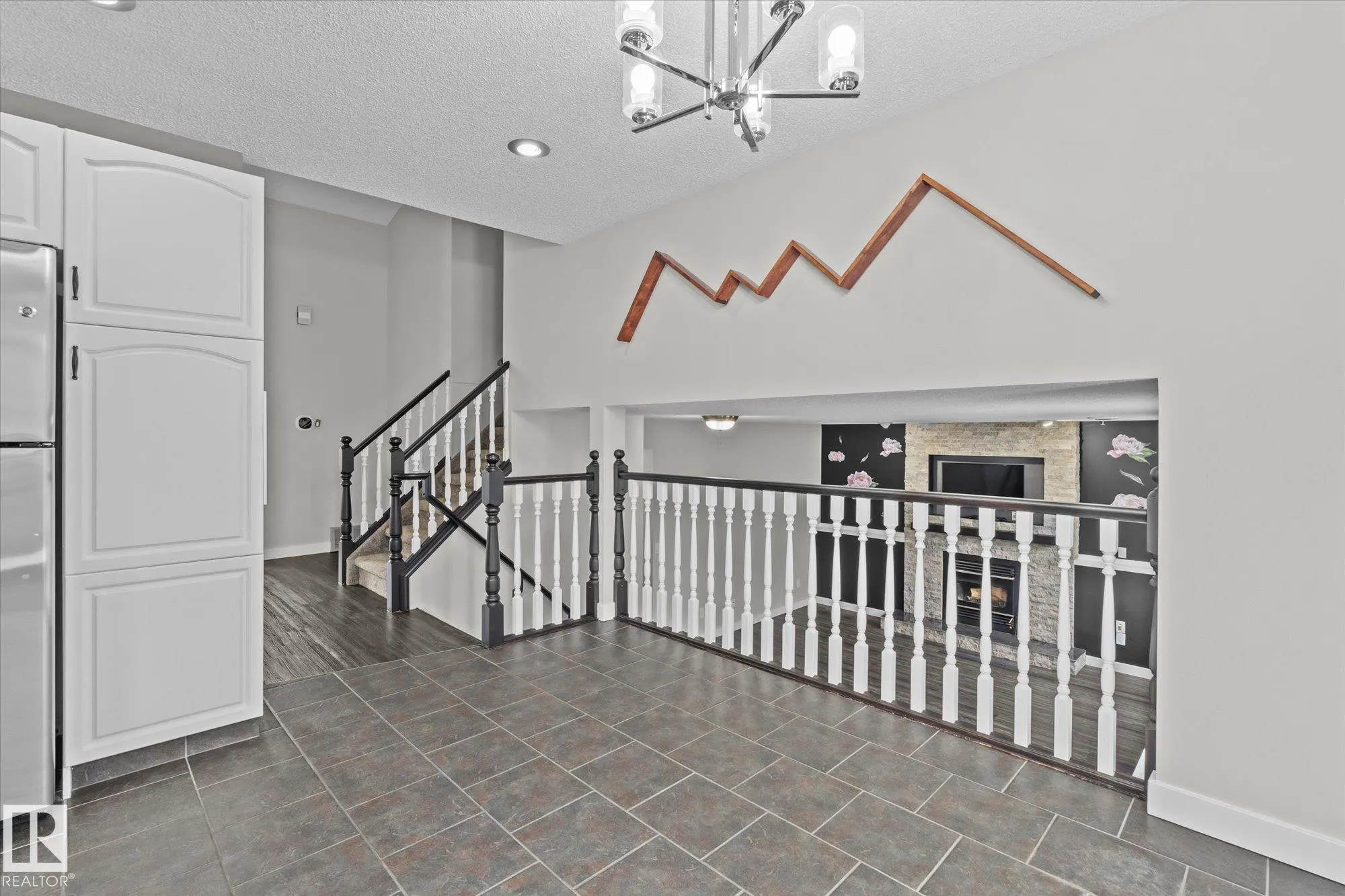79 WOODSIDE Crescent