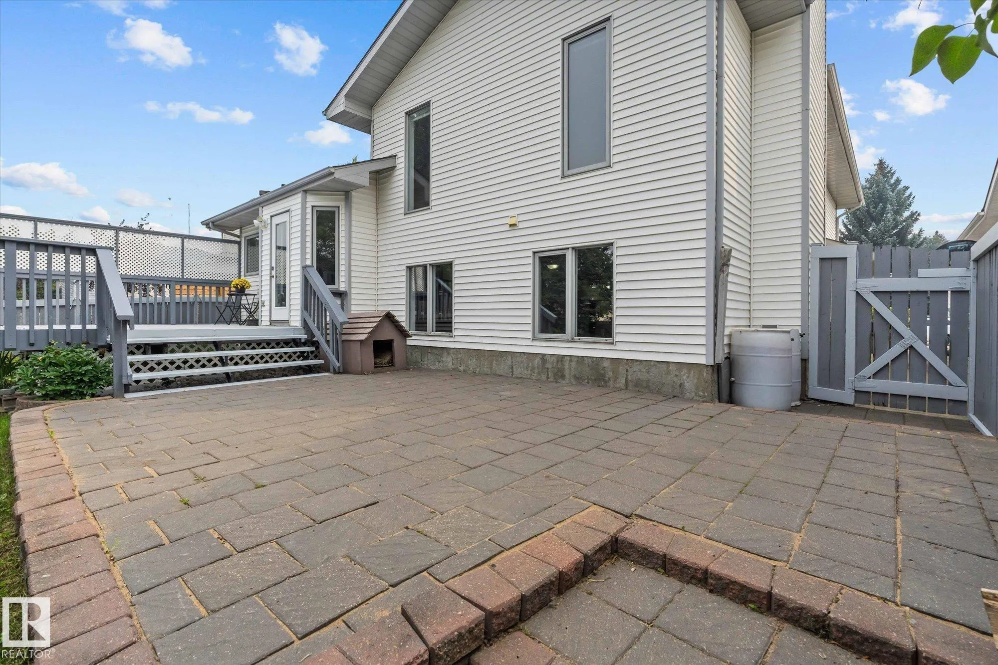 79 WOODSIDE Crescent