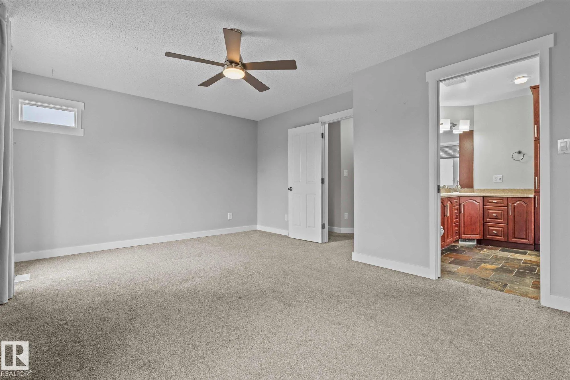 79 WOODSIDE Crescent