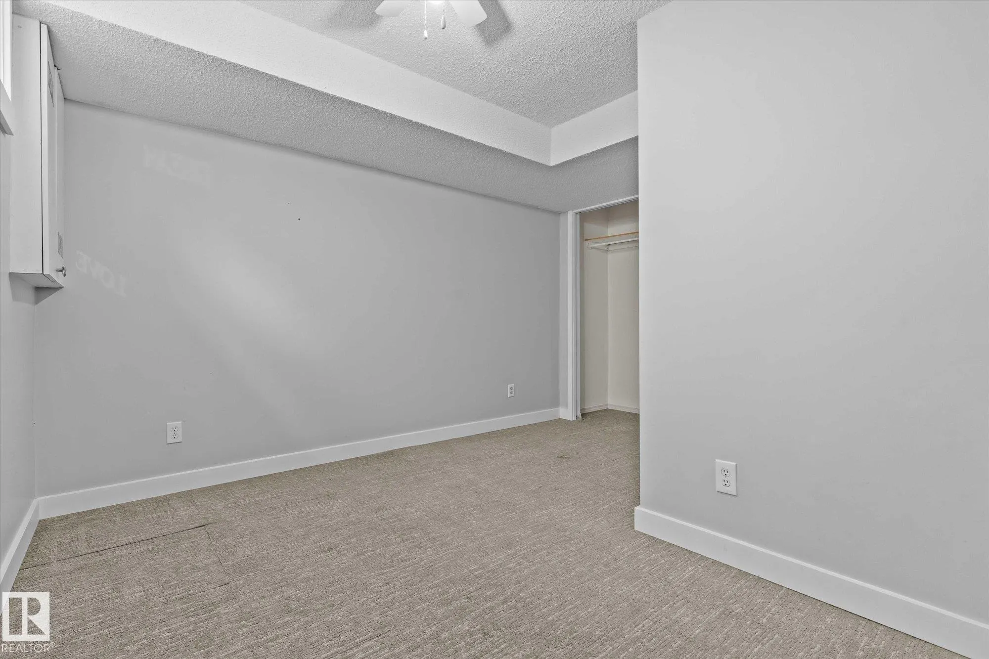 79 WOODSIDE Crescent