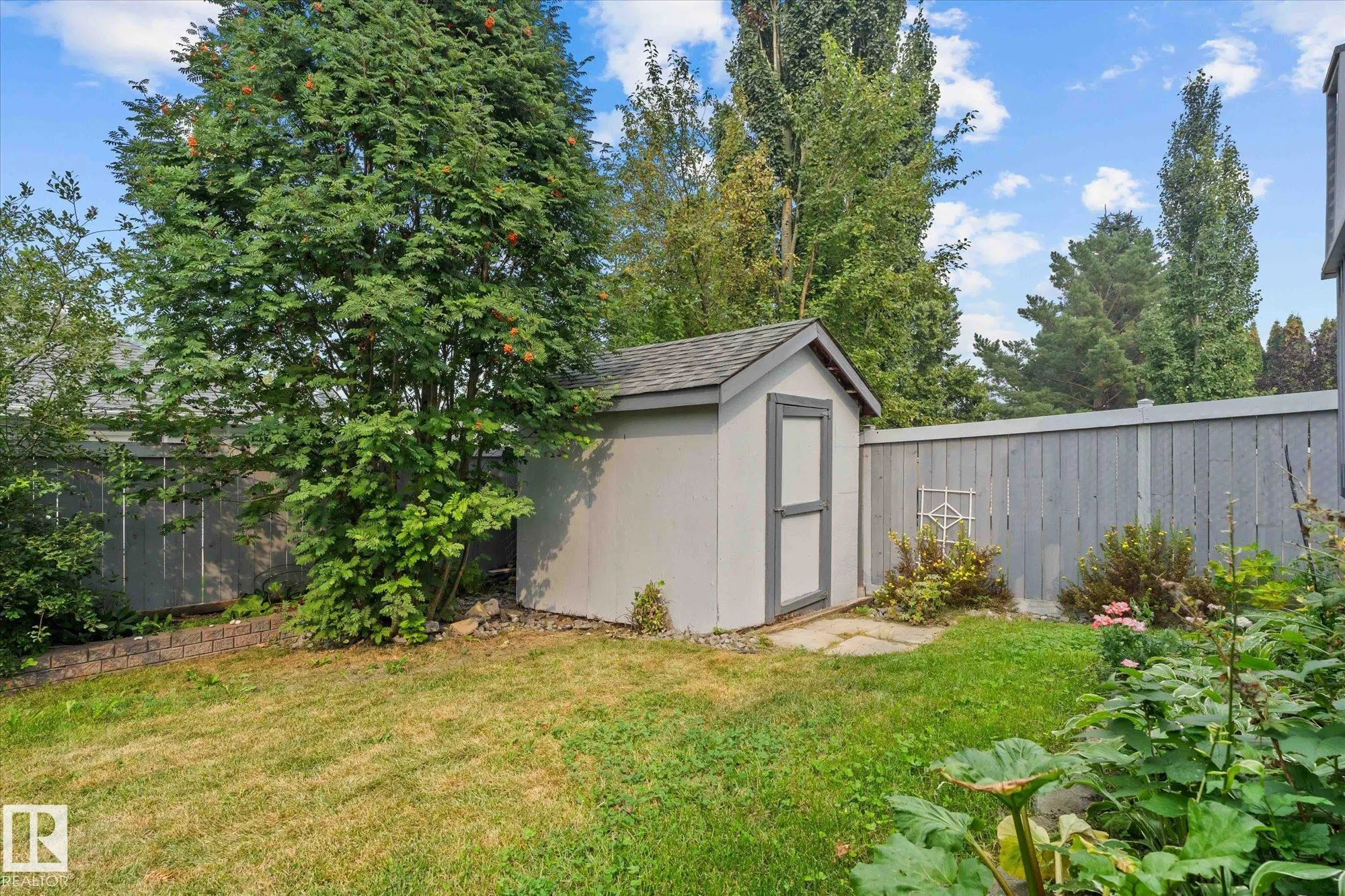 79 WOODSIDE Crescent