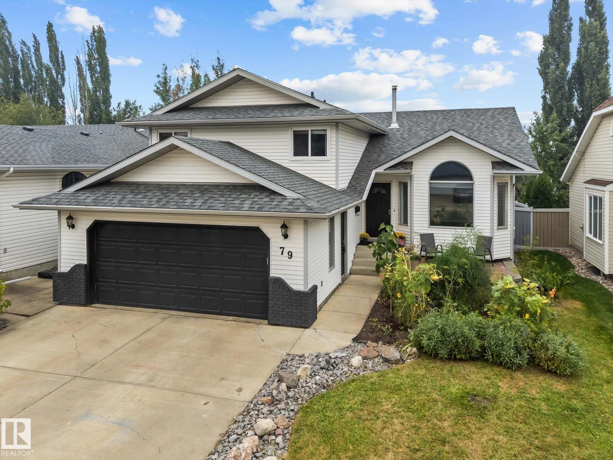 79 WOODSIDE Crescent