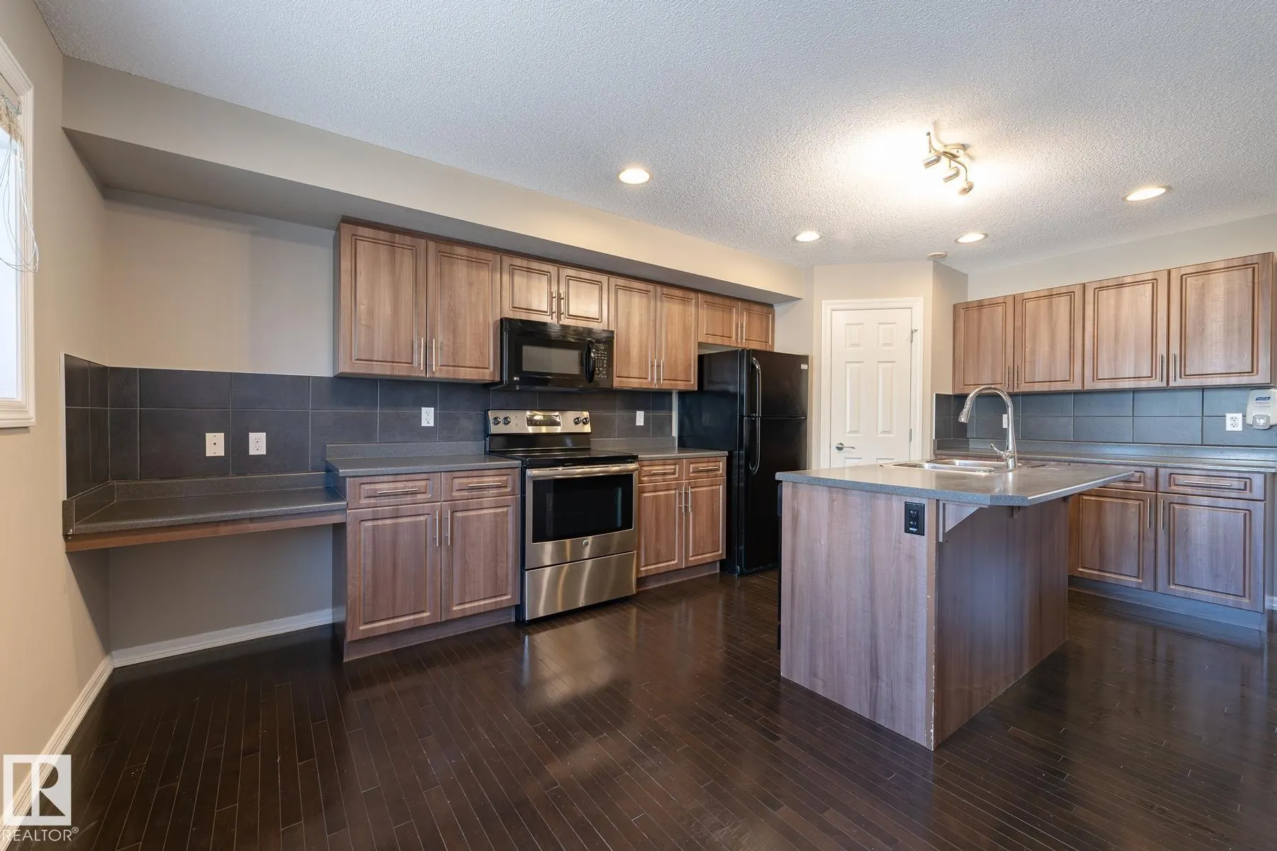 655 TAMARACK Road