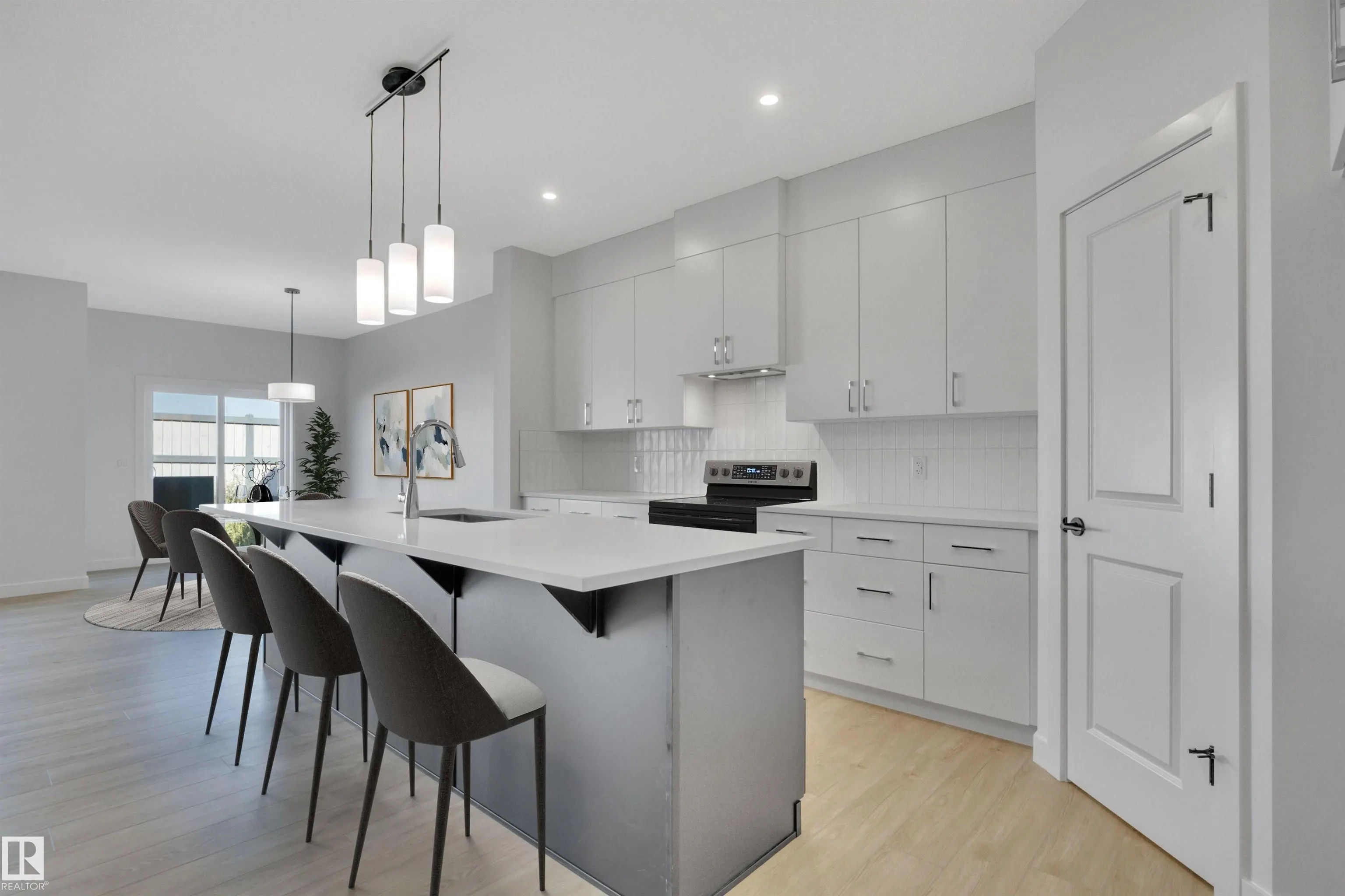 51 ASHBURY Crescent