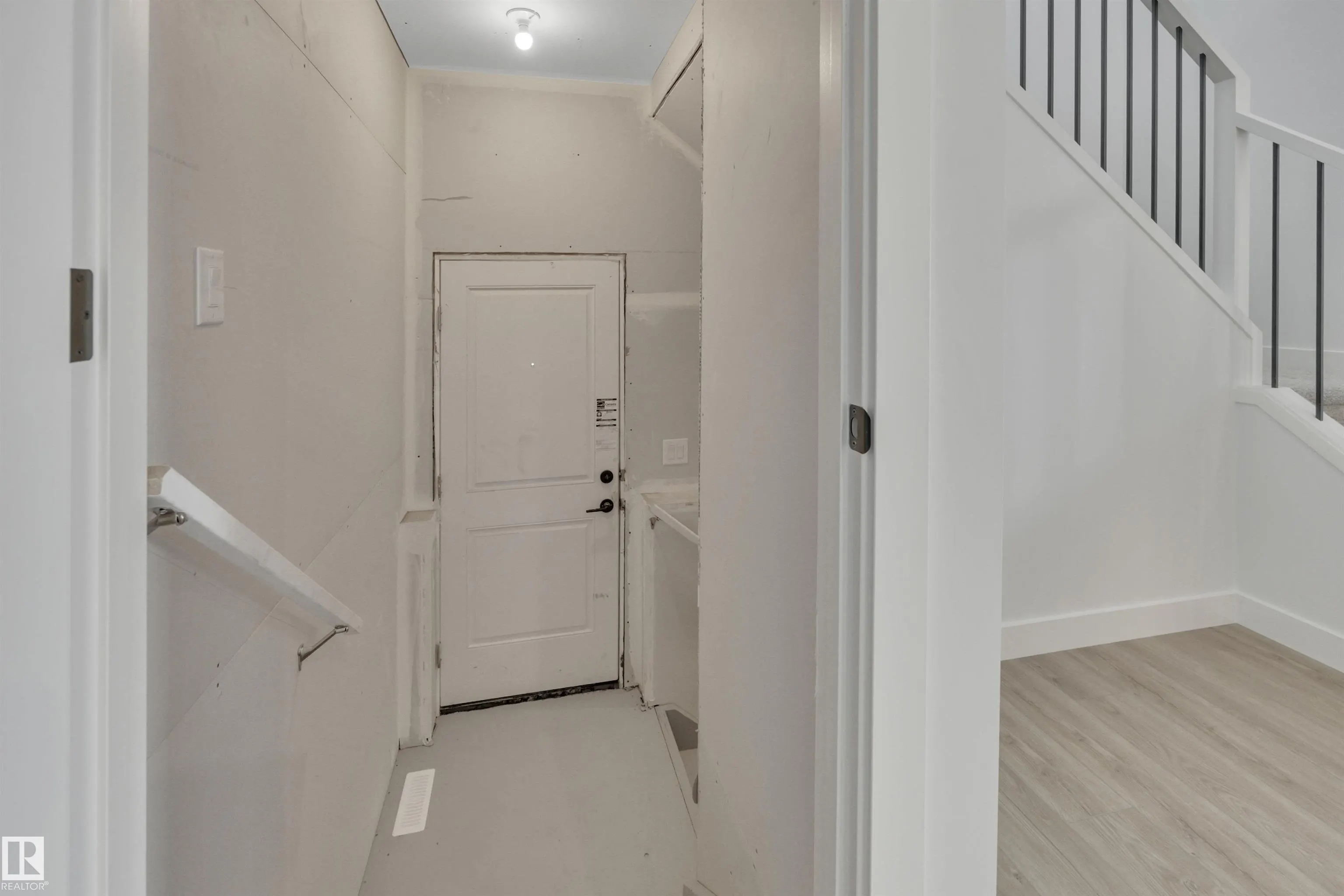 51 ASHBURY Crescent