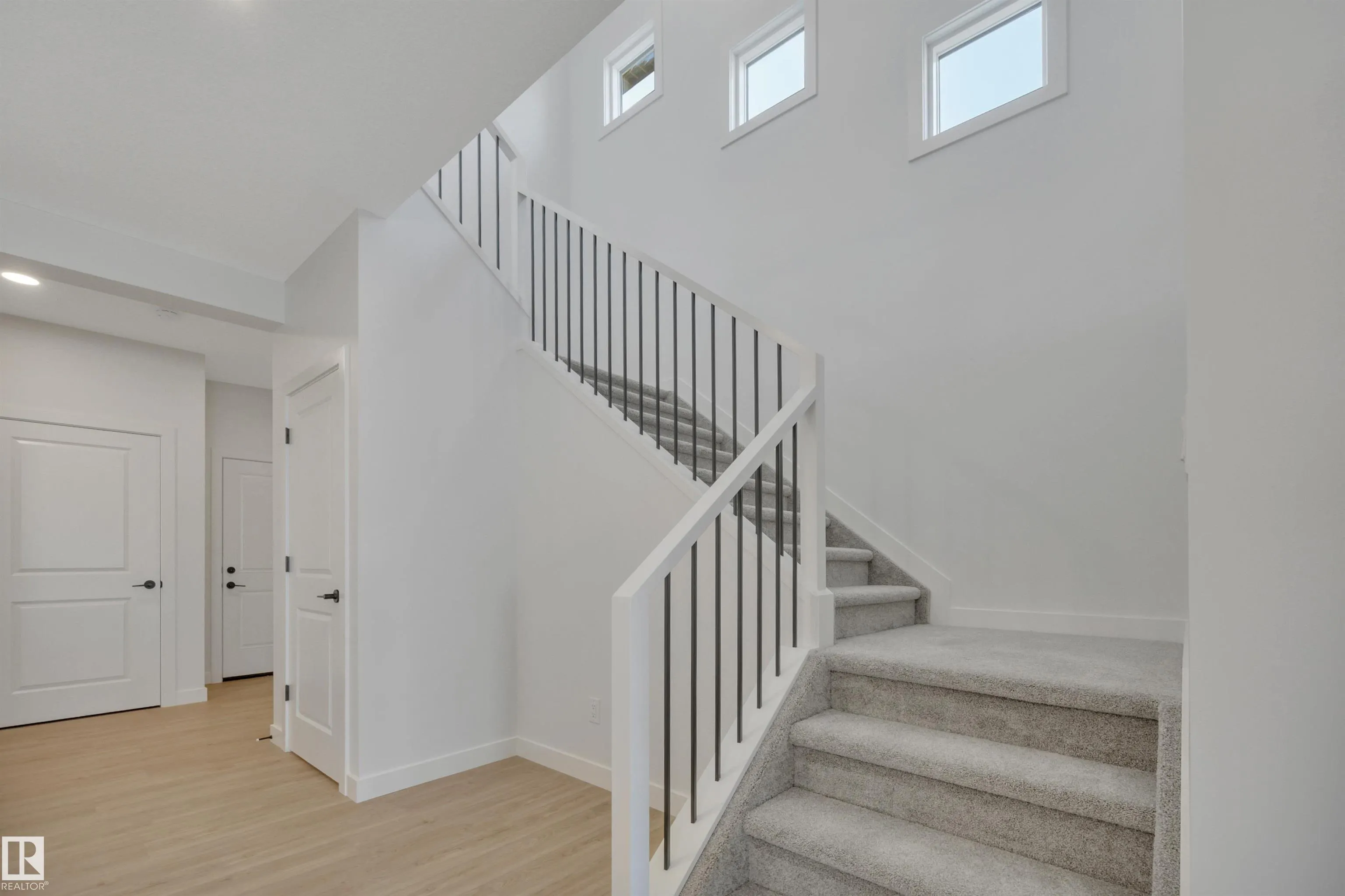51 ASHBURY Crescent