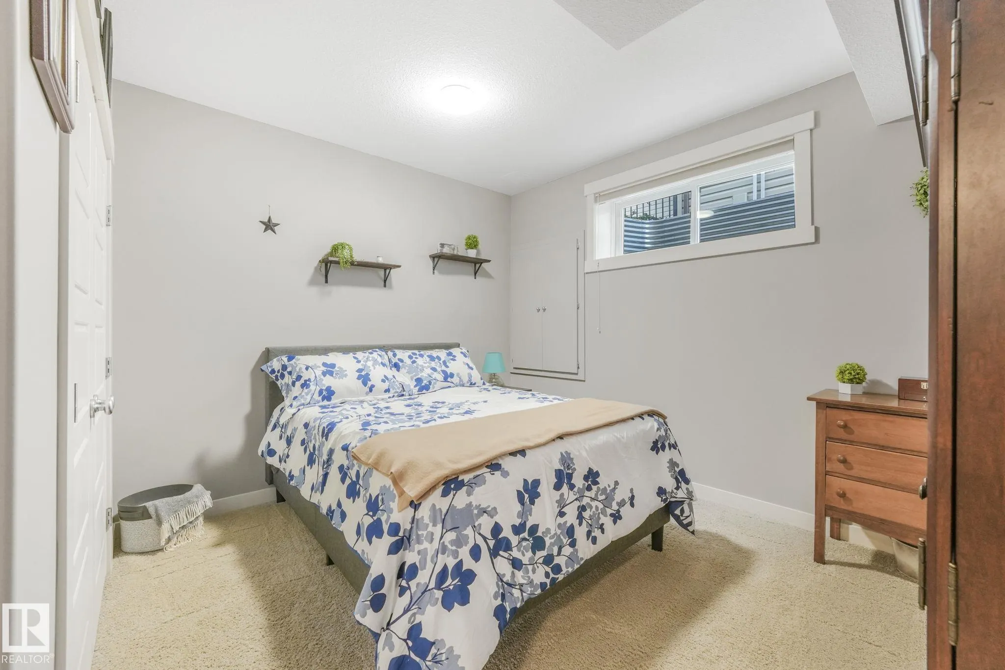 1228 WESTERRA Crescent