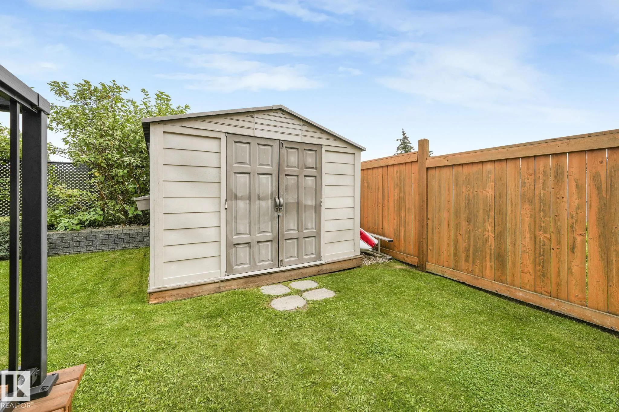 1228 WESTERRA Crescent
