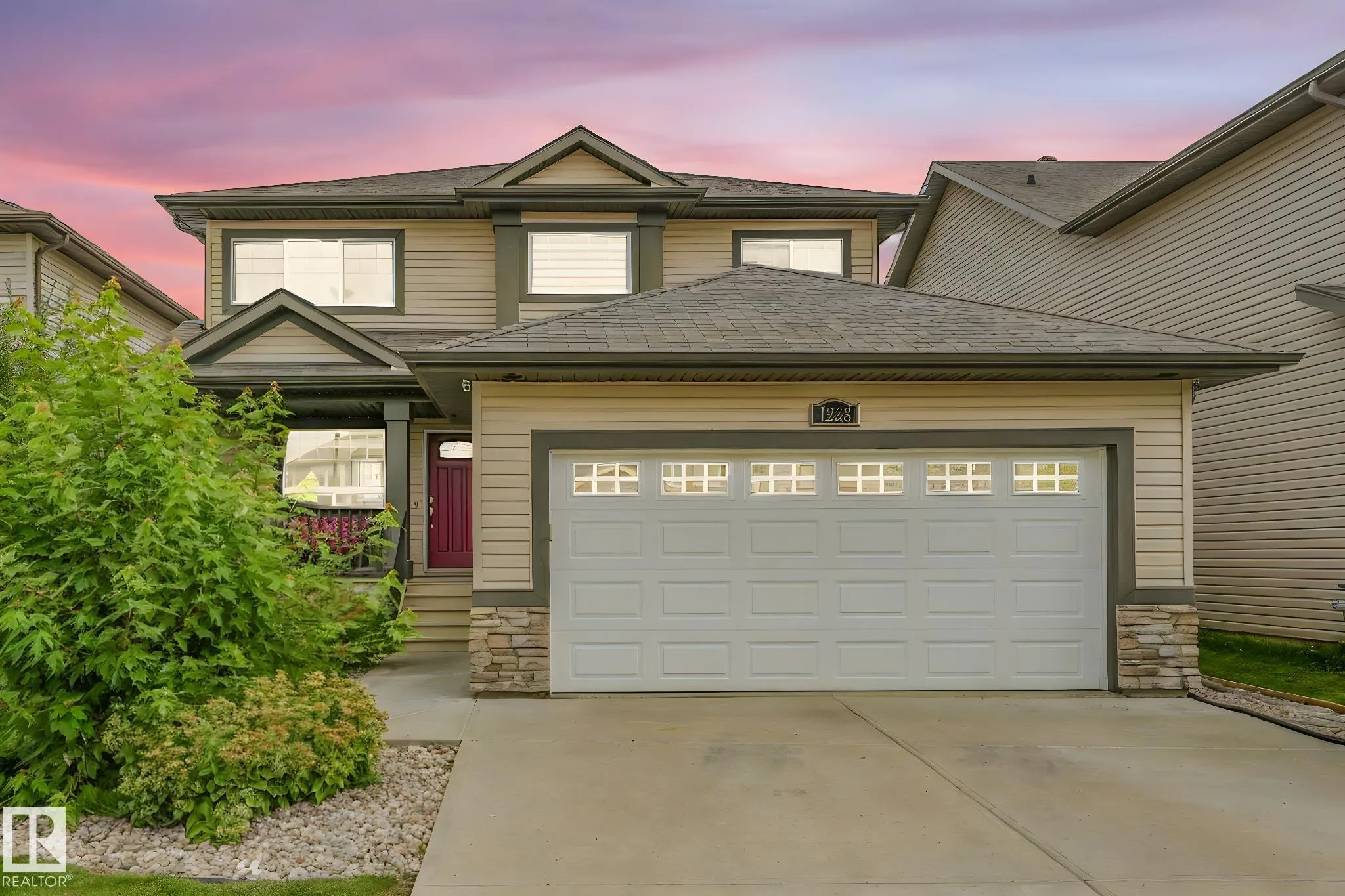 1228 WESTERRA Crescent