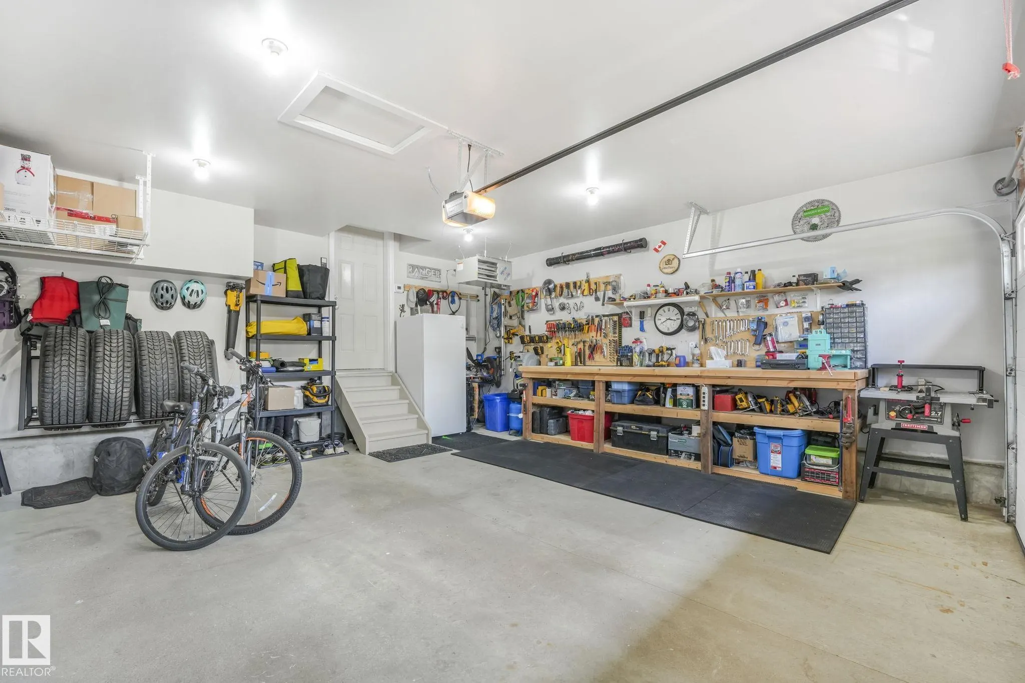 1228 WESTERRA Crescent