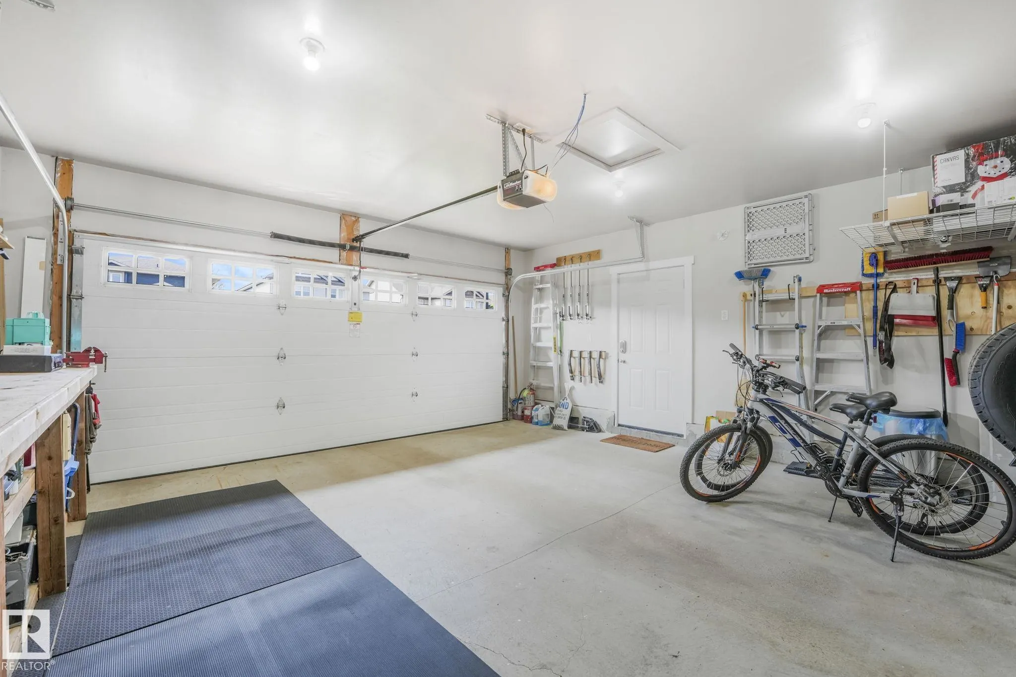 1228 WESTERRA Crescent