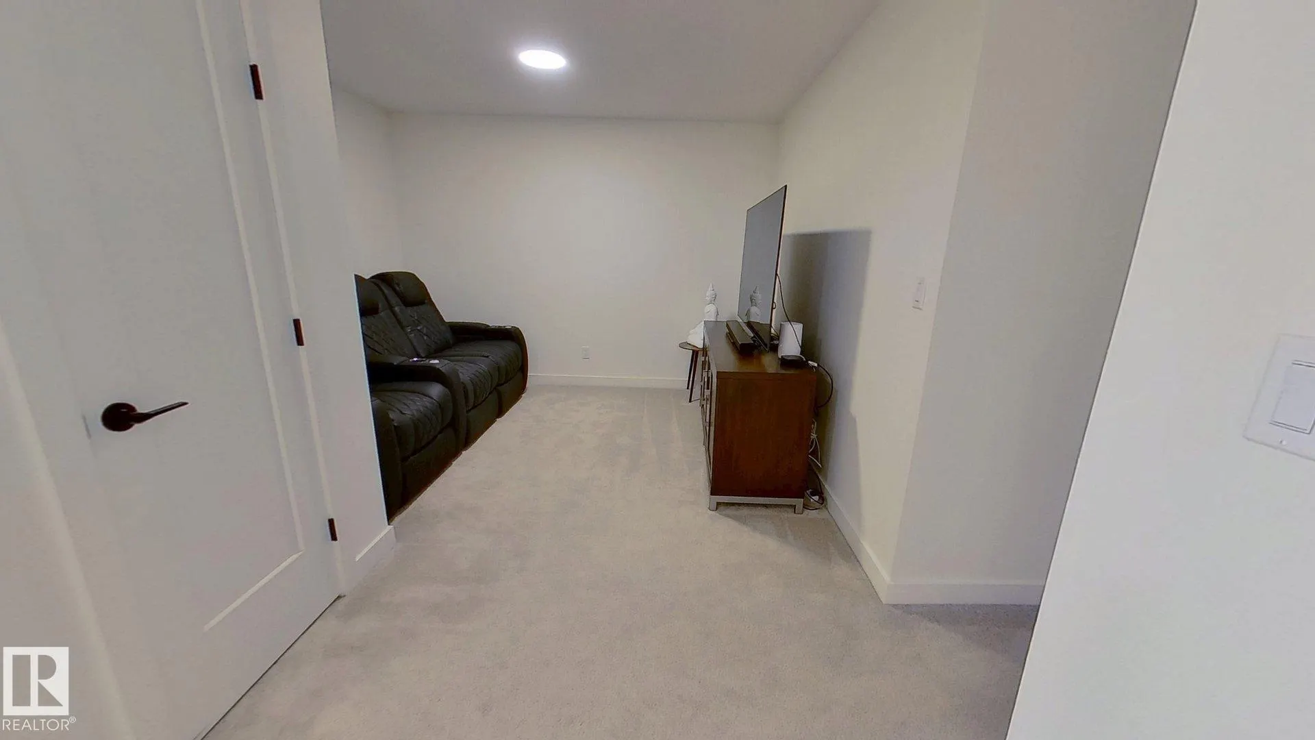 9238 PEAR Drive