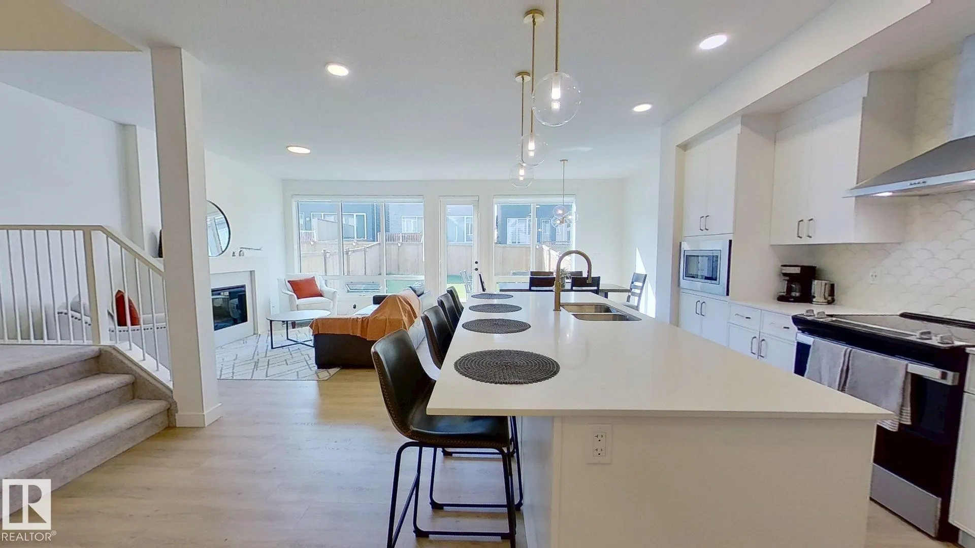 9238 PEAR Drive