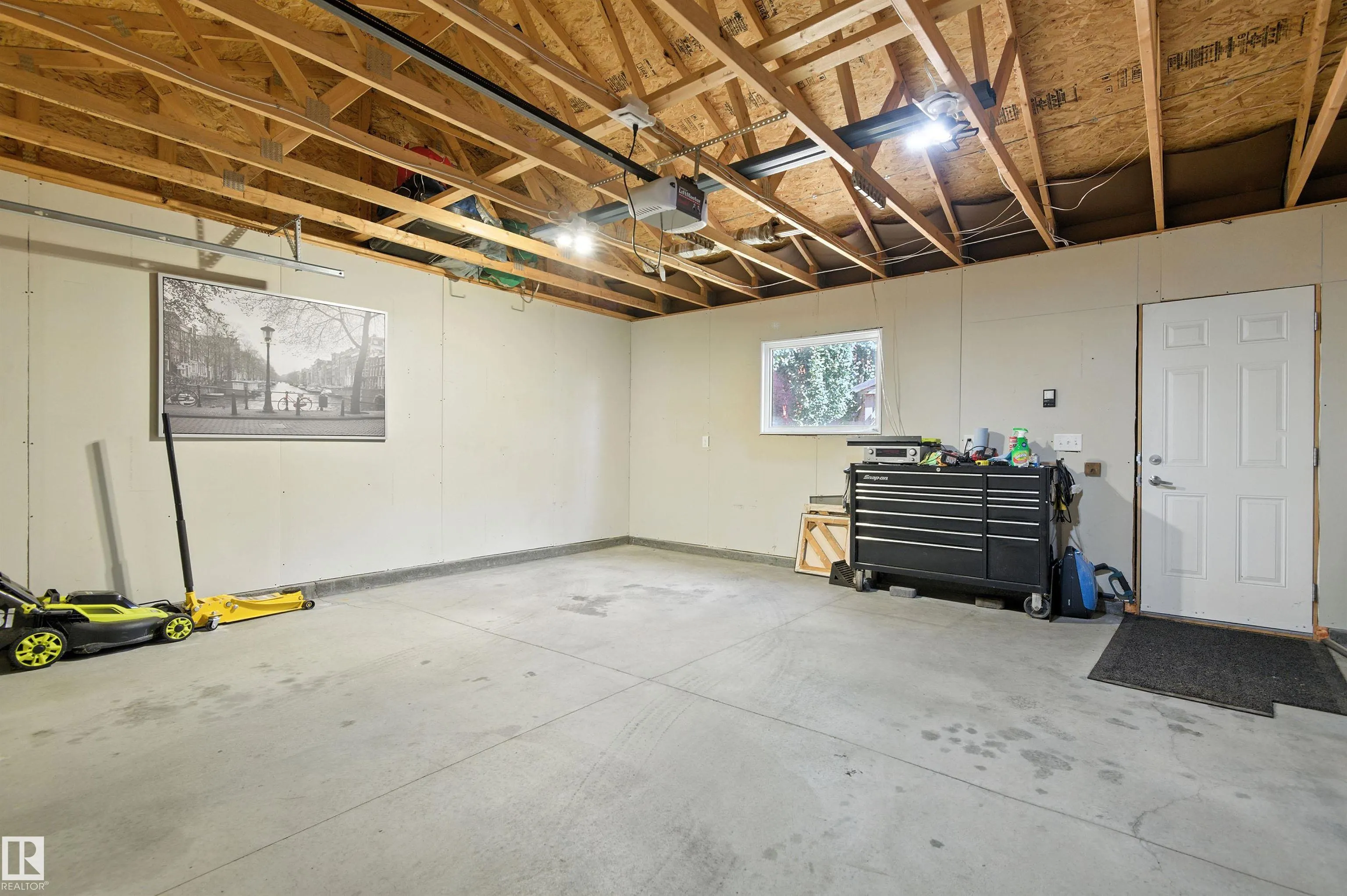 634 CHAPPELLE Drive