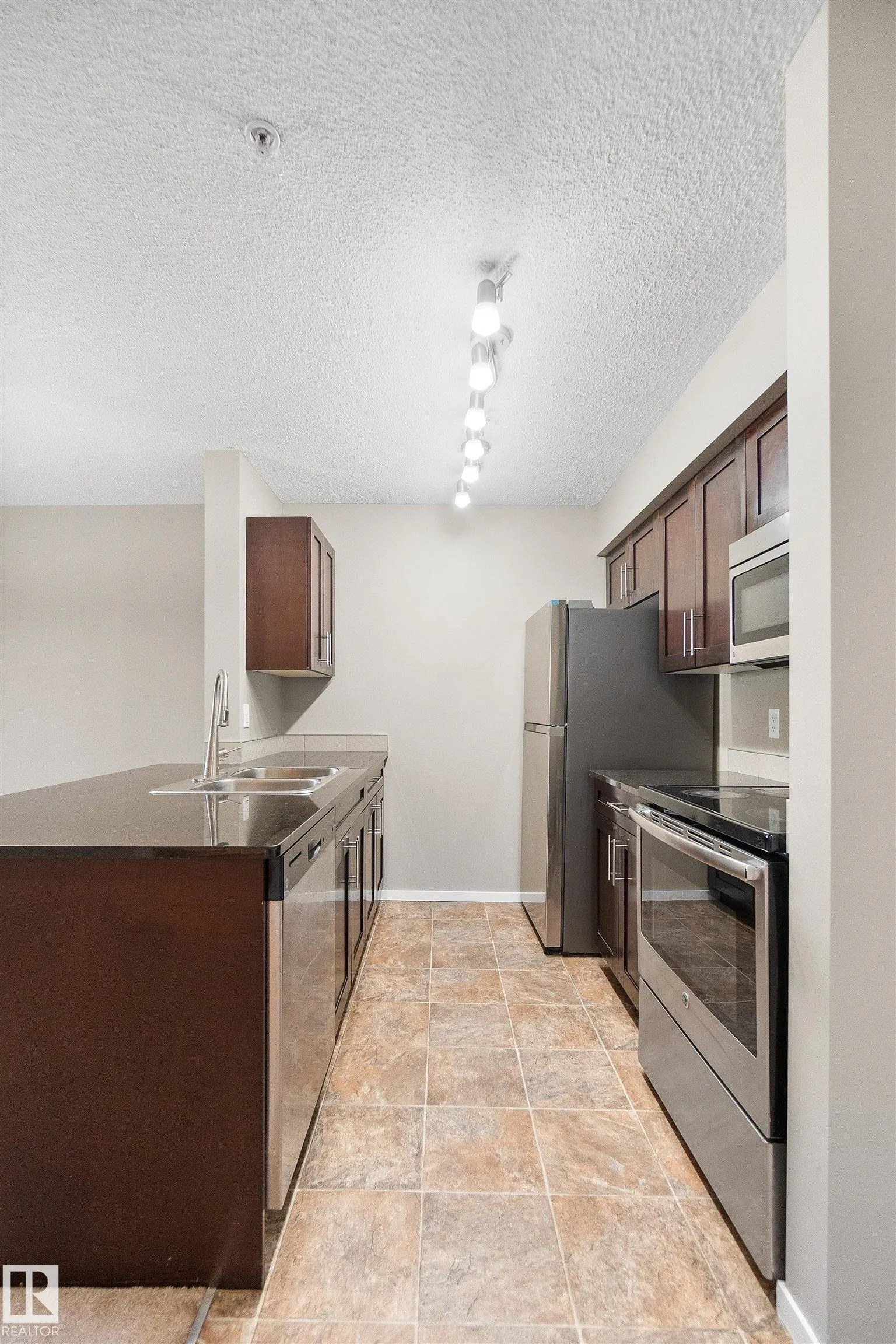 3207 James Mowatt Trail