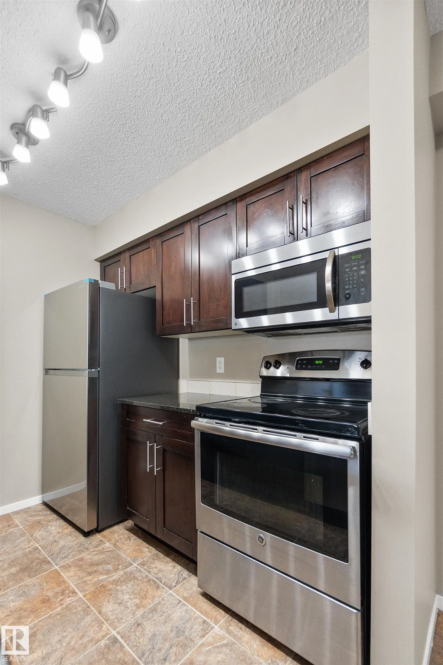 3207 James Mowatt Trail