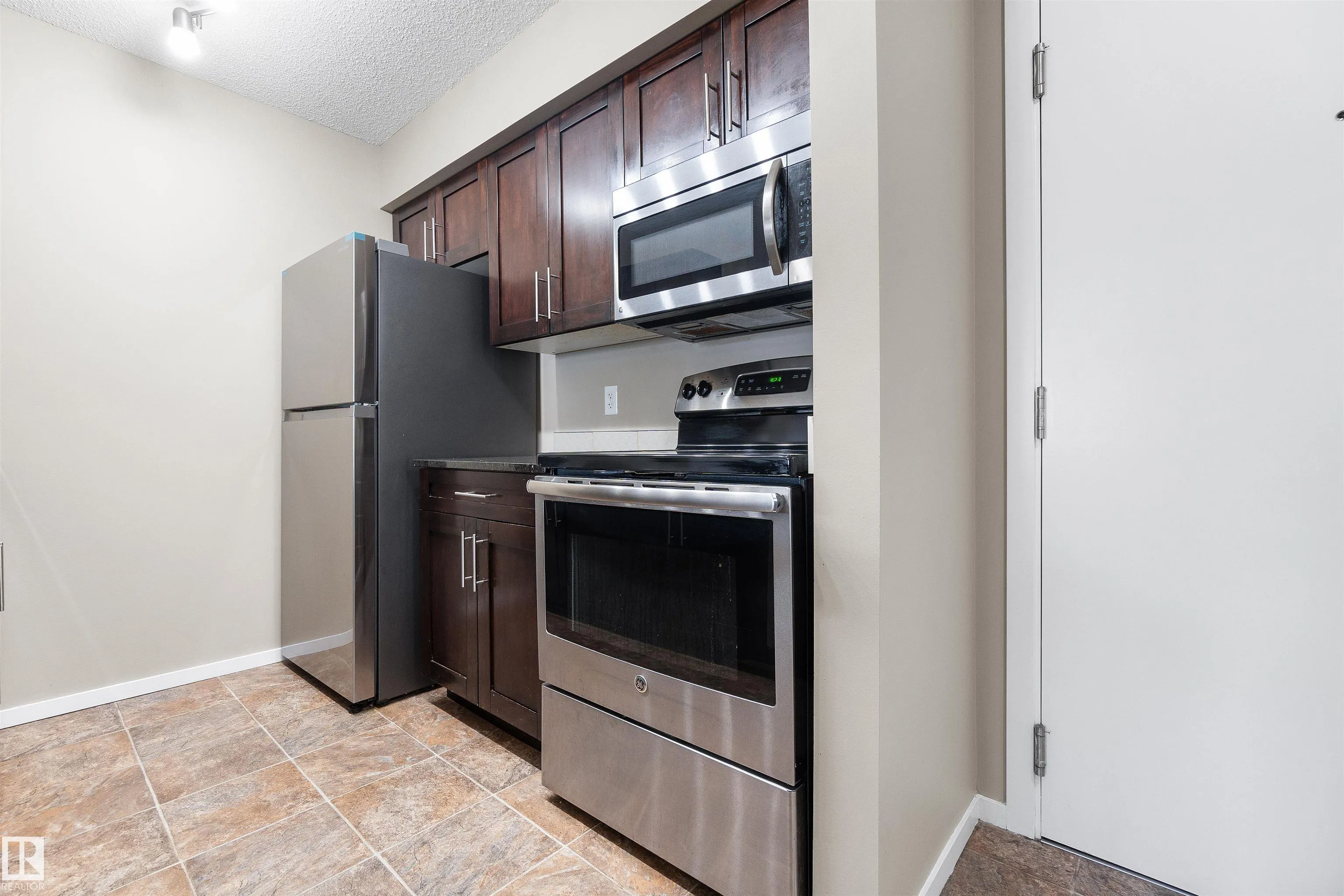 3207 James Mowatt Trail