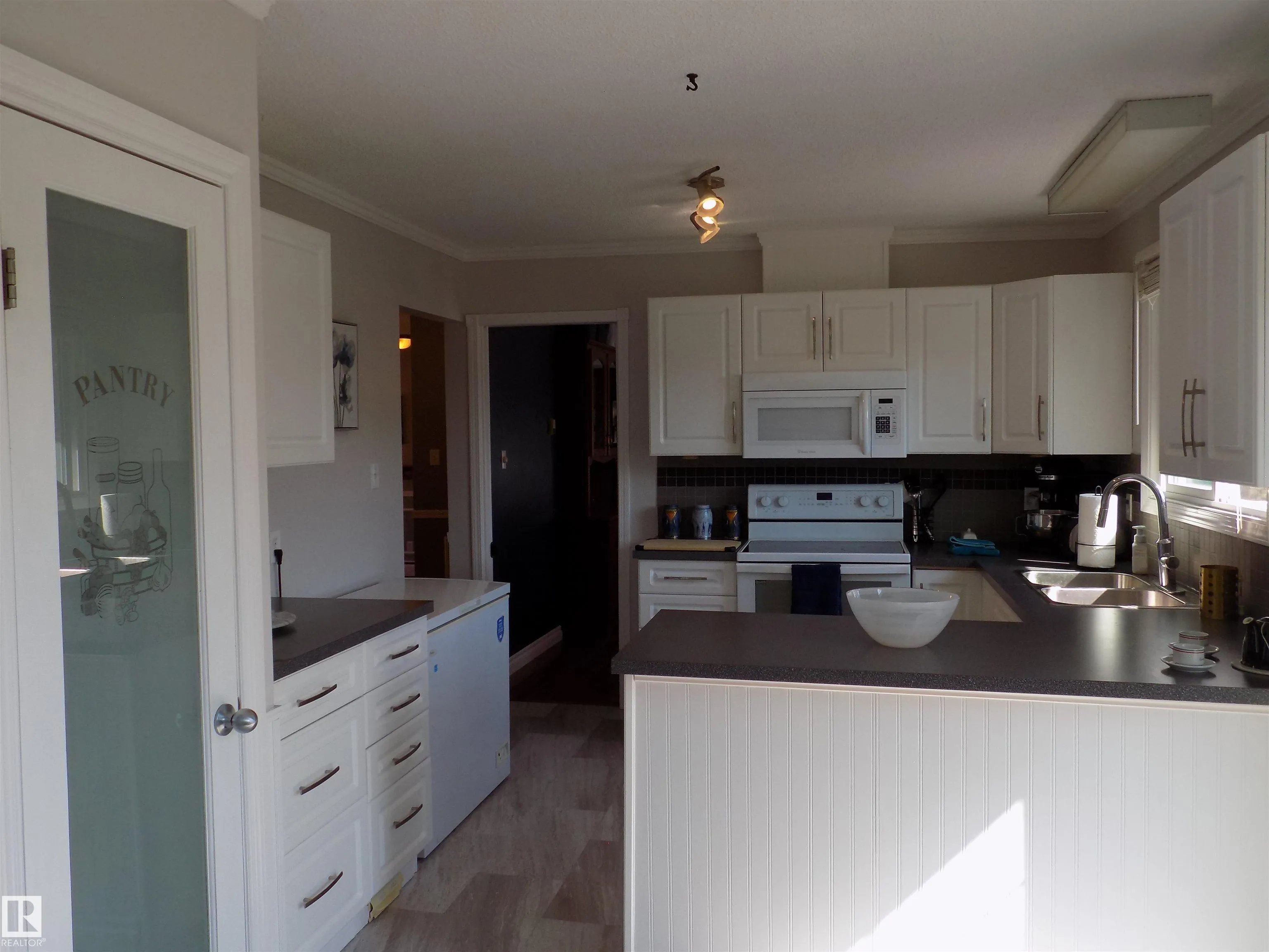 43, 464079 RGE RD 244