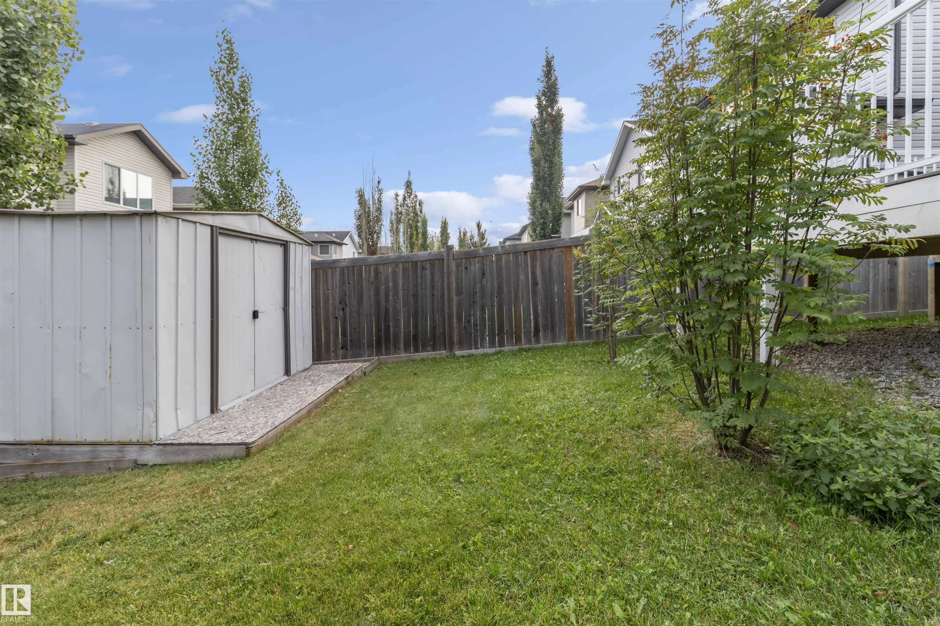 1063 FOXWOOD Crescent