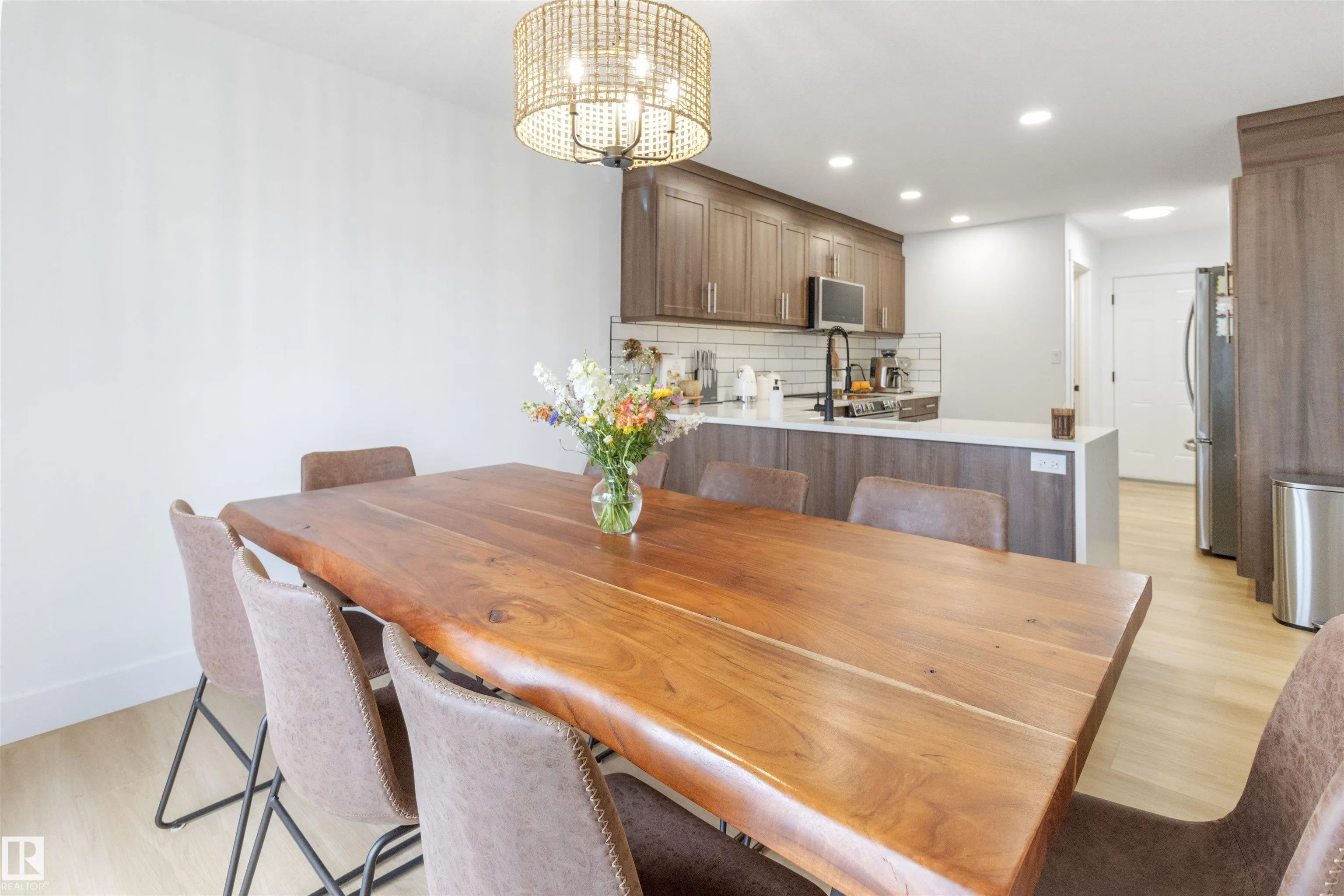 1063 FOXWOOD Crescent