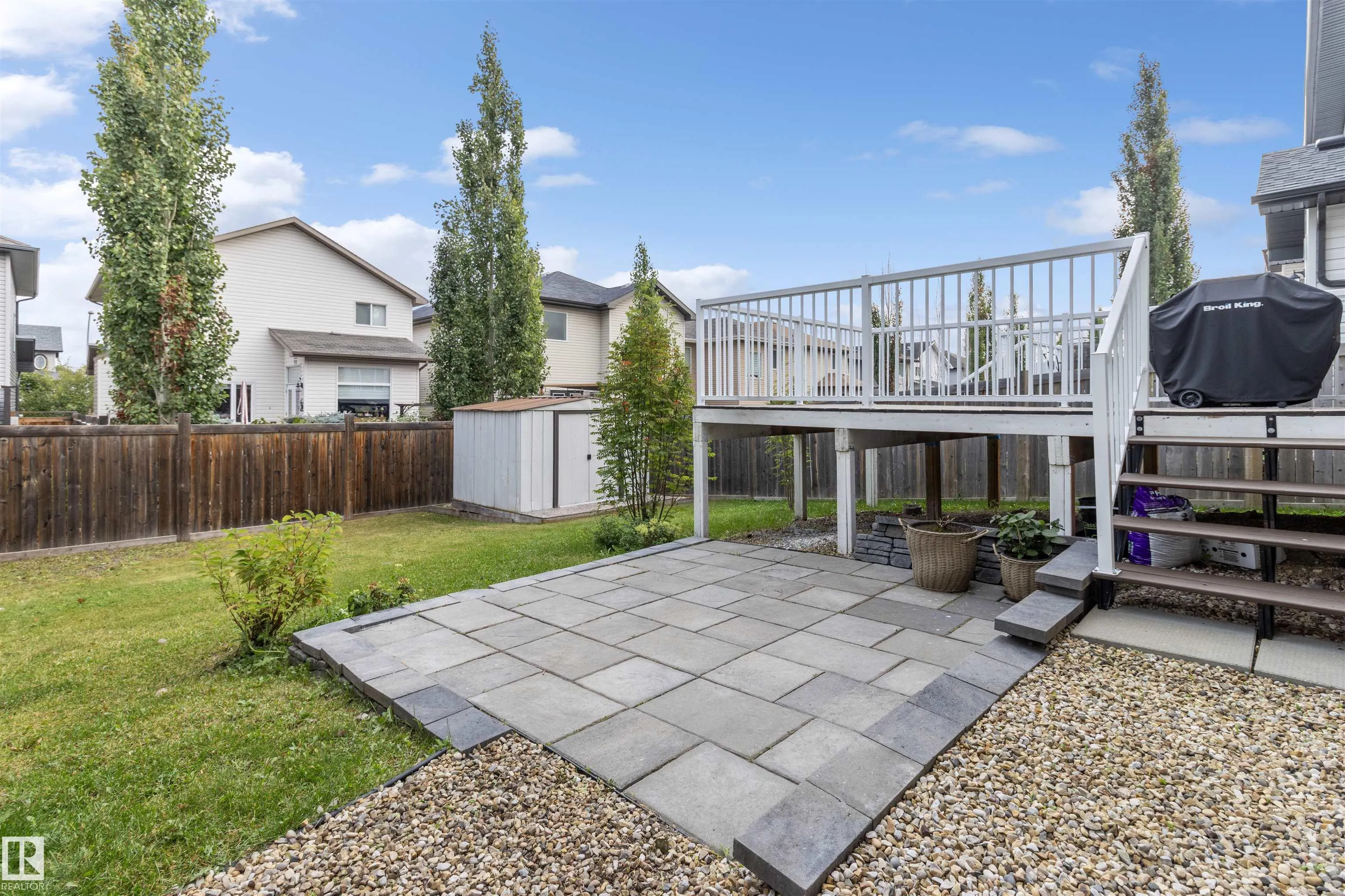 1063 FOXWOOD Crescent