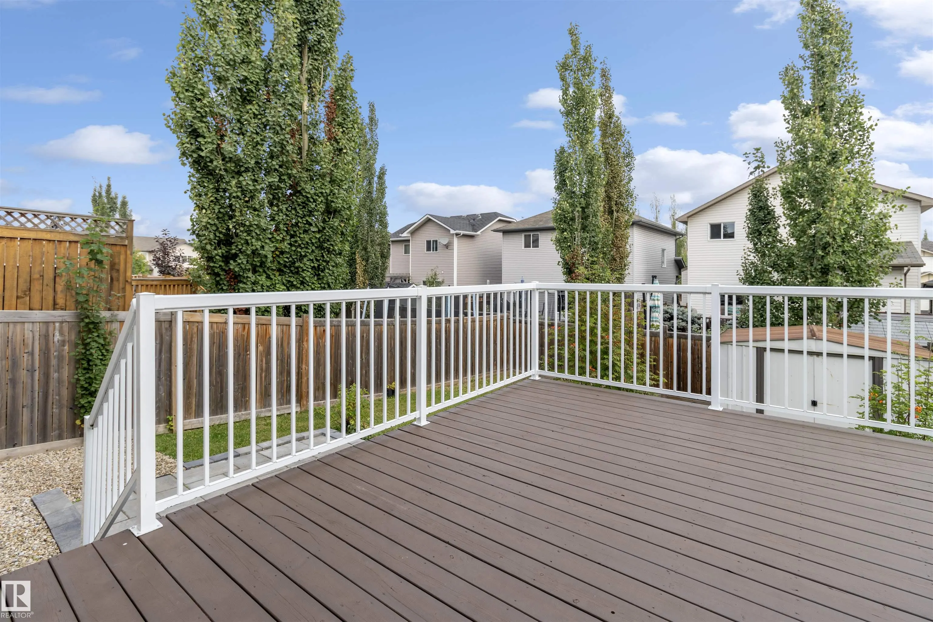 1063 FOXWOOD Crescent