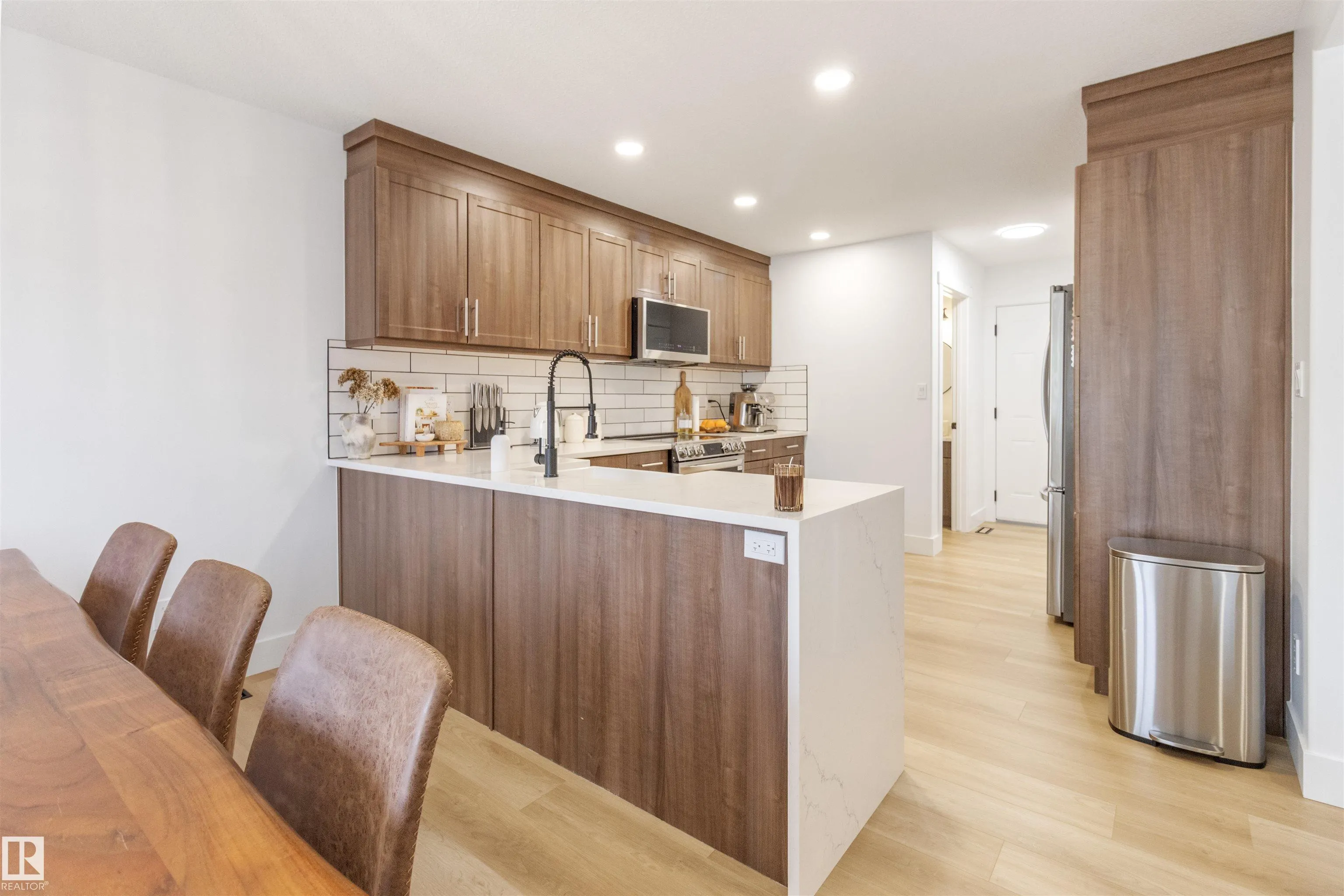 1063 FOXWOOD Crescent