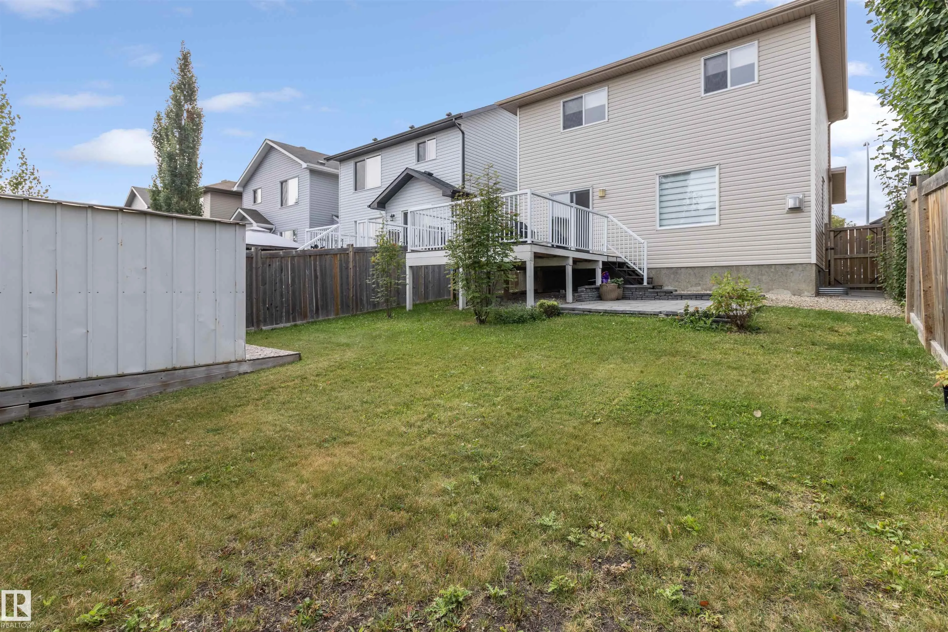 1063 FOXWOOD Crescent