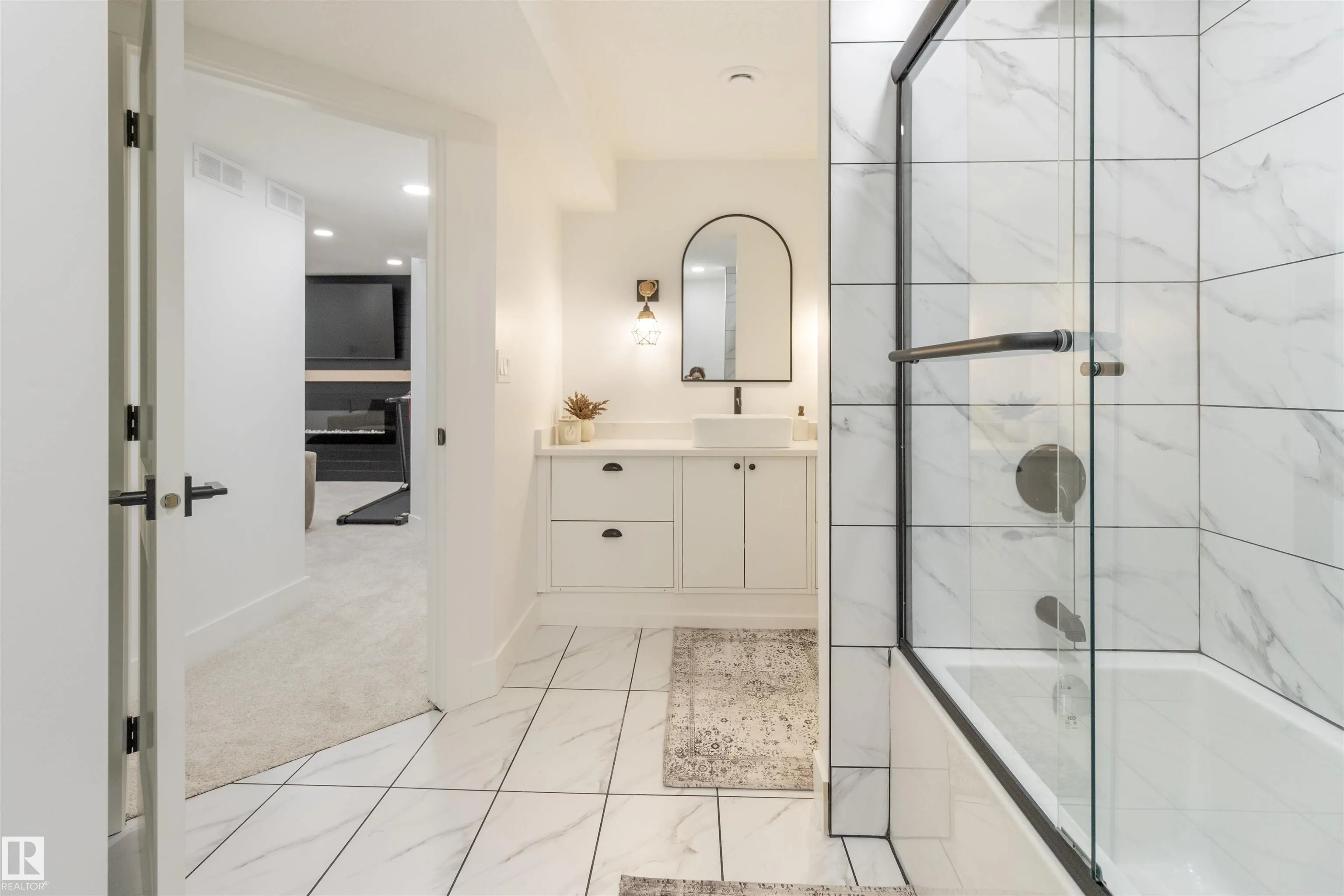 1063 FOXWOOD Crescent