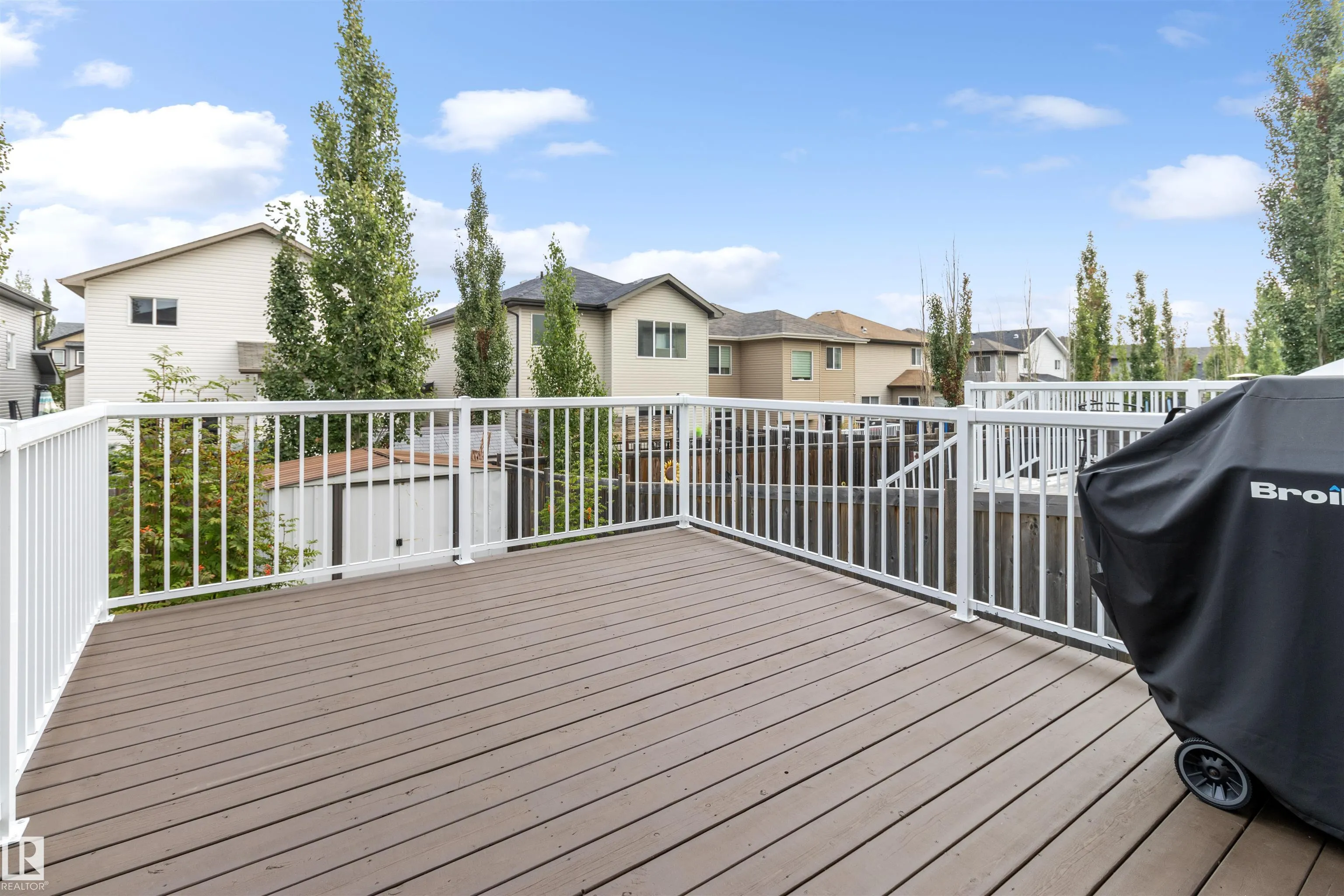 1063 FOXWOOD Crescent