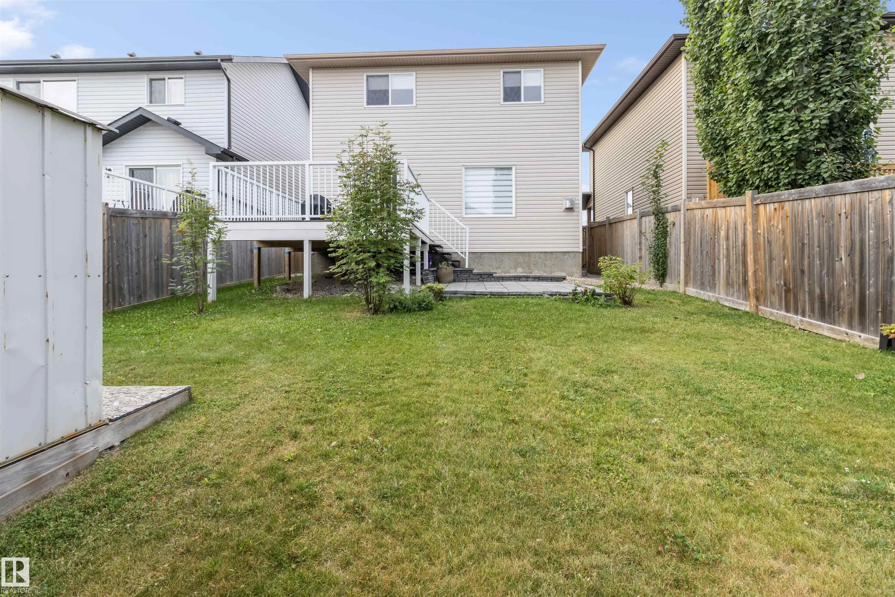 1063 FOXWOOD Crescent
