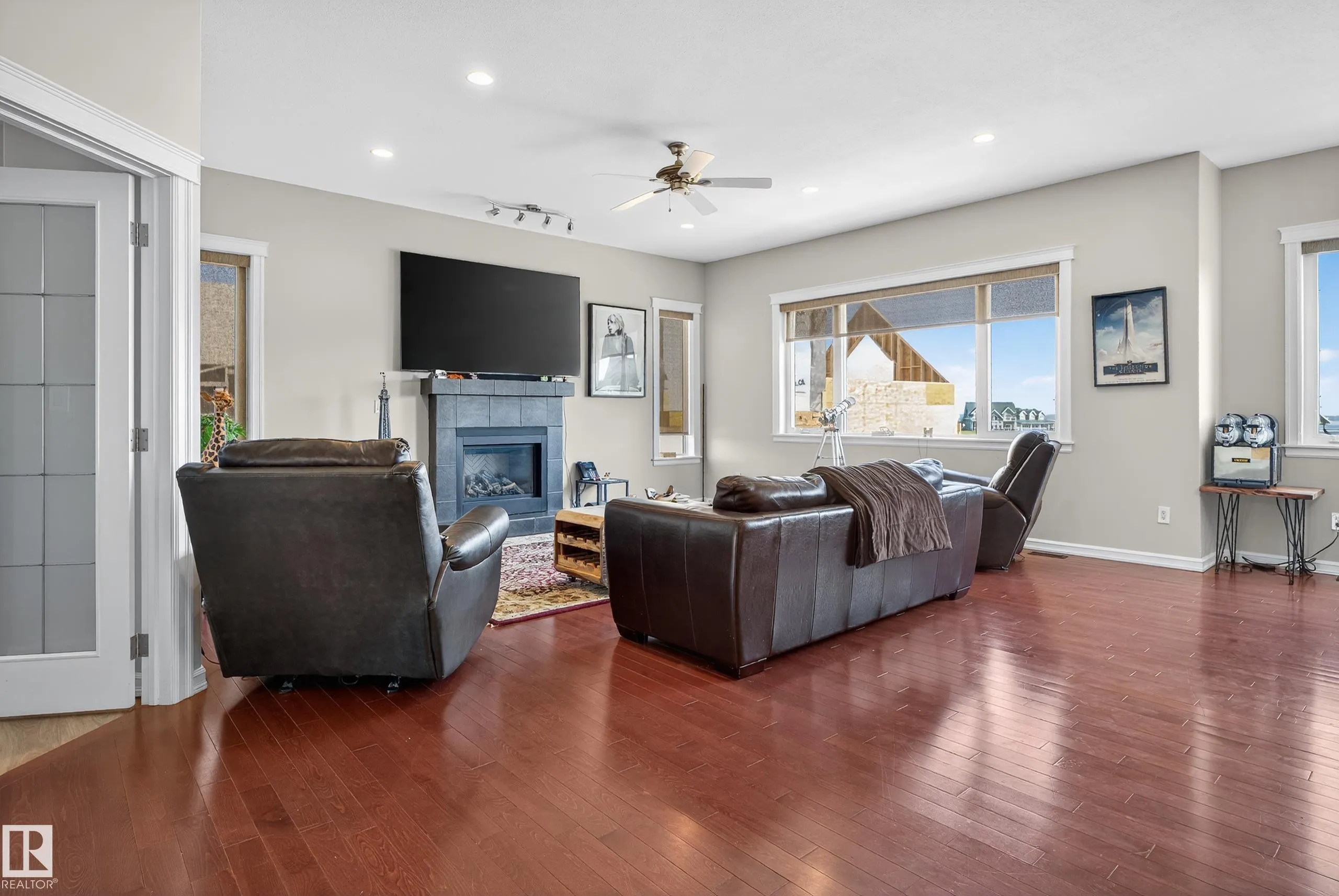 32 Sunset Harbour