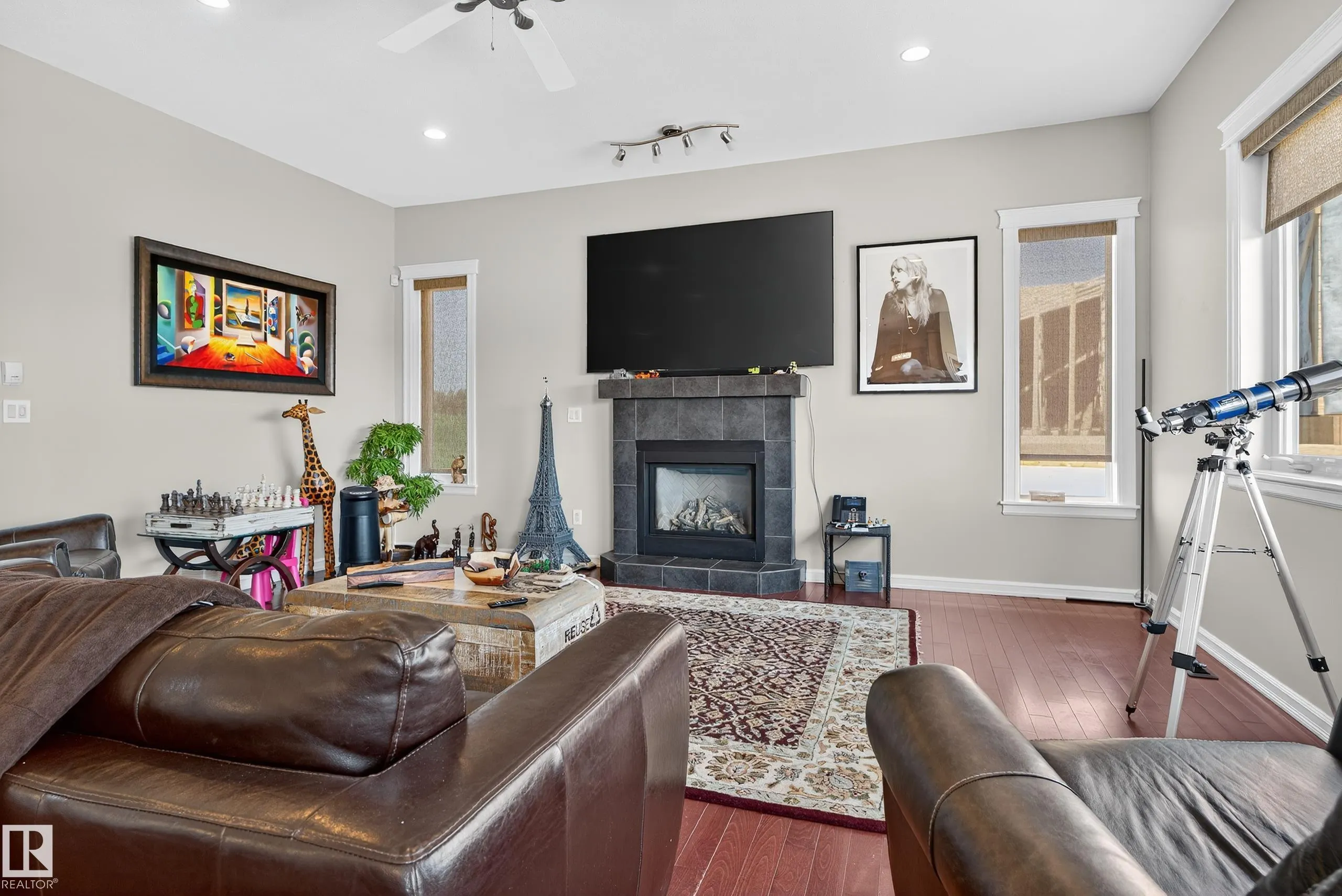 32 Sunset Harbour