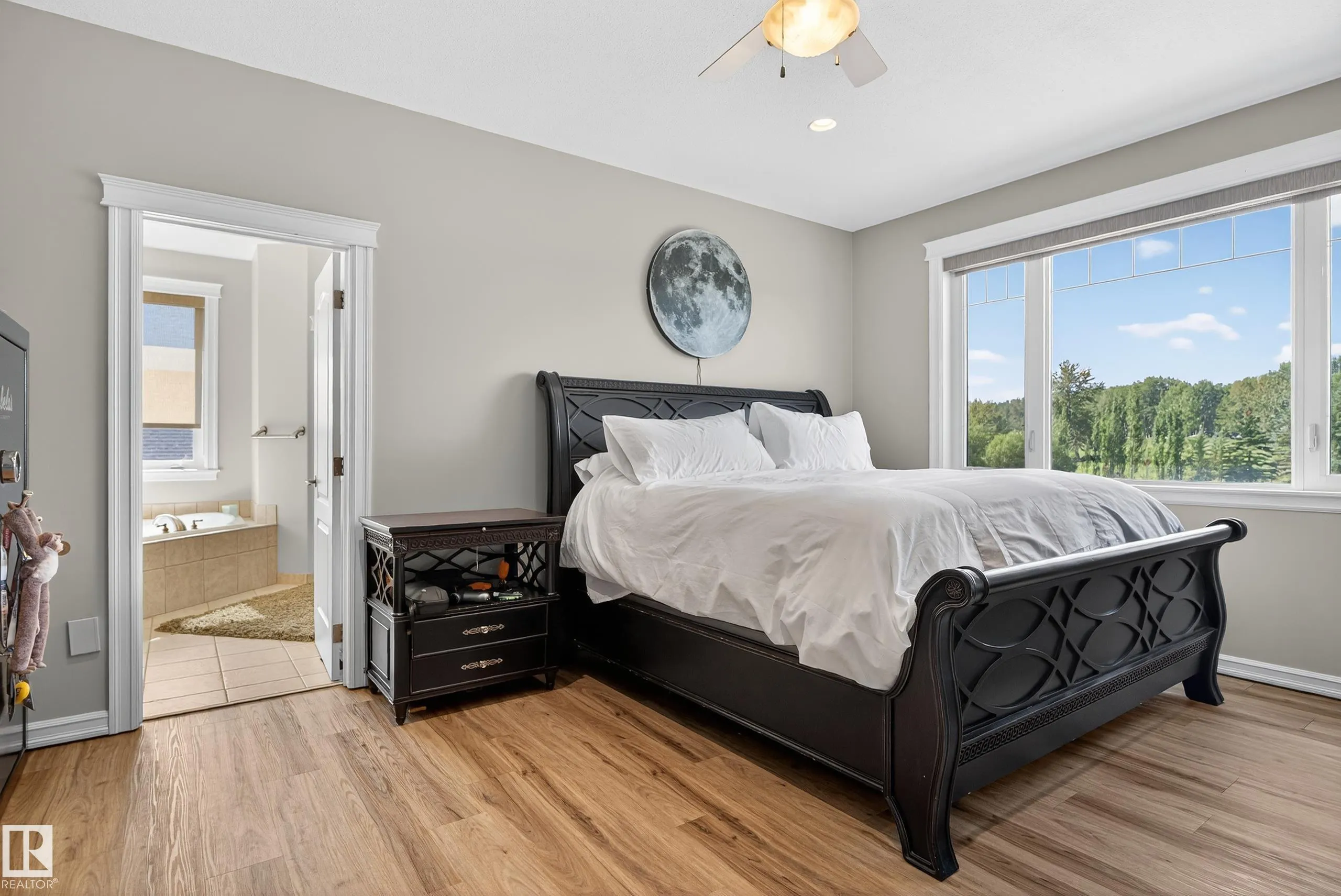 32 Sunset Harbour