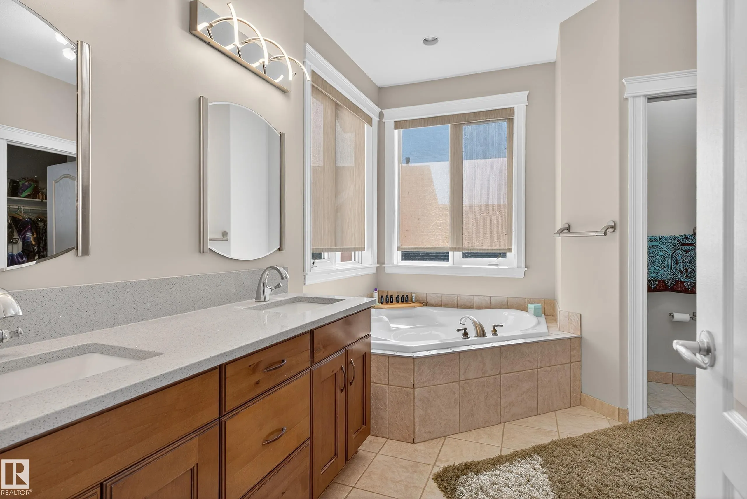 32 Sunset Harbour