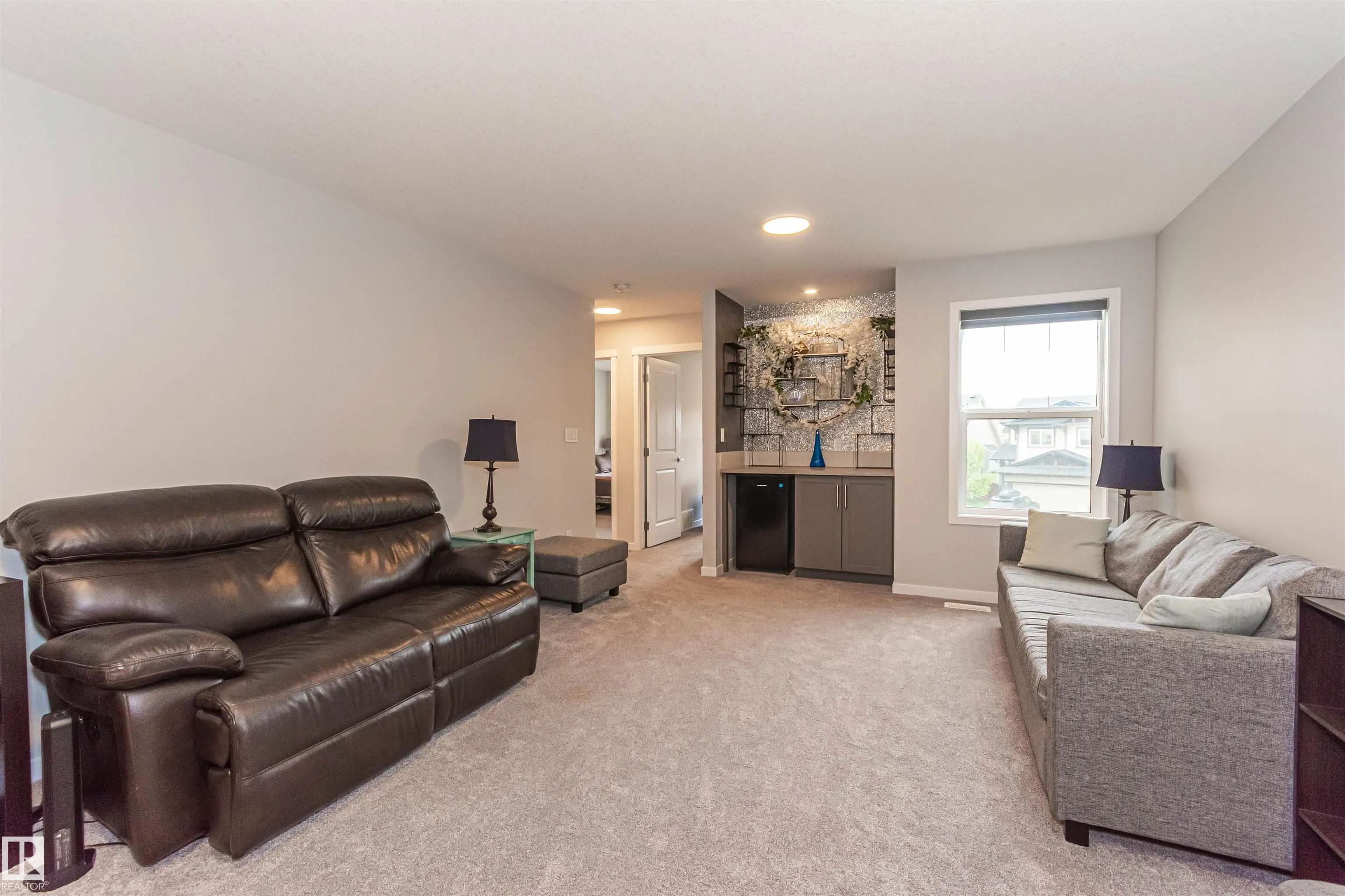 1395 SECORD LANDING Landing