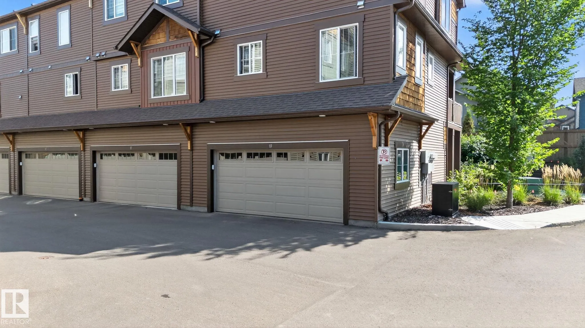 1005 GRAYDON HILL Boulevard