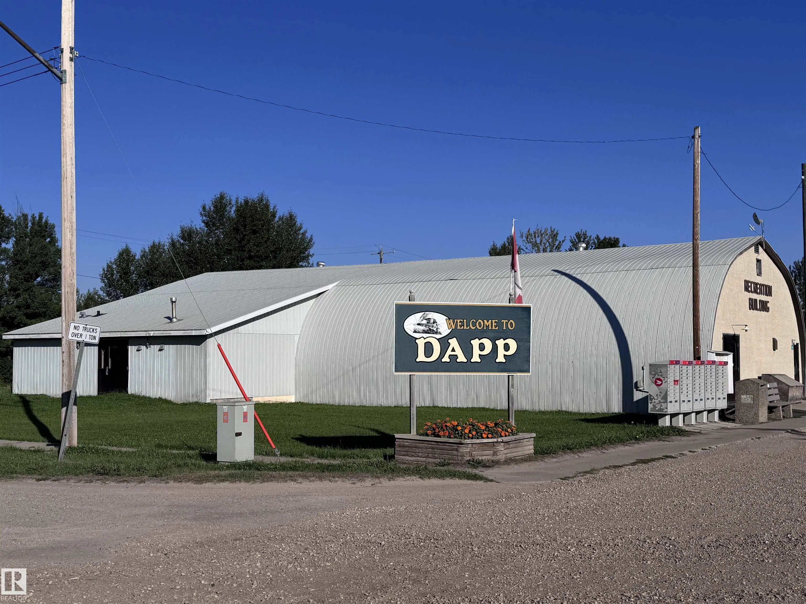 4910 & 4912 50 Street