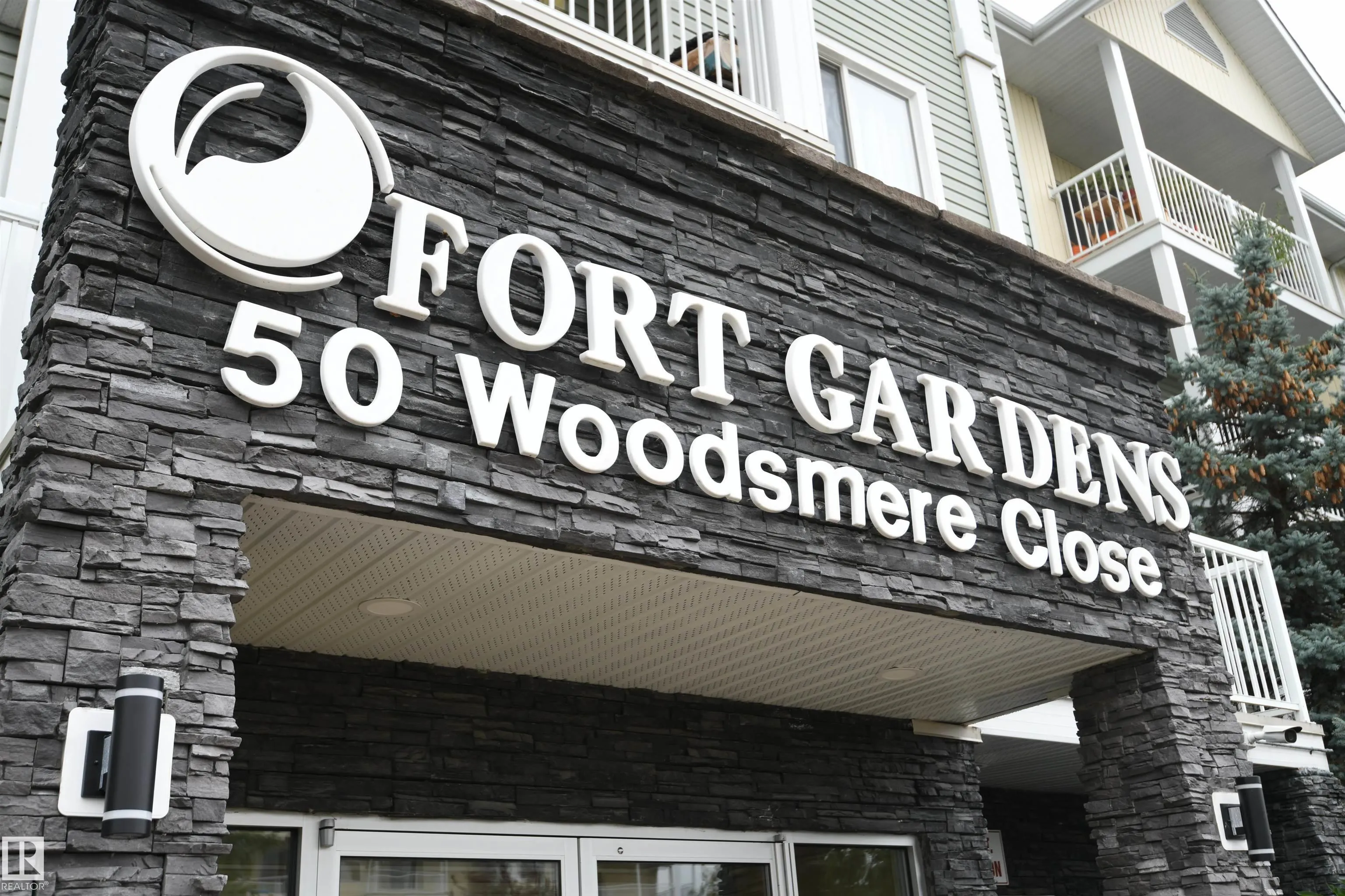 50 WOODSMERE