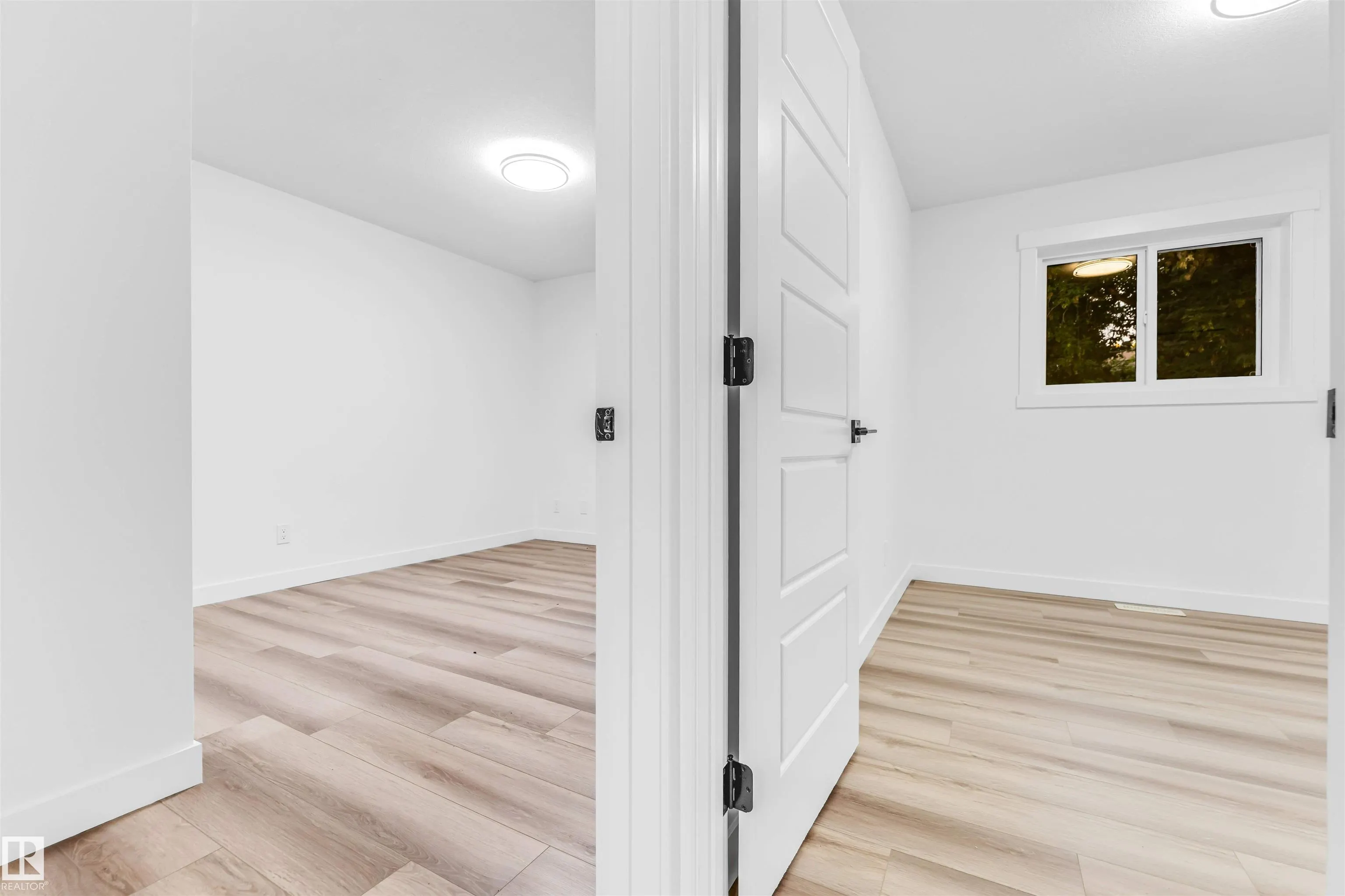 4805 44 Ave