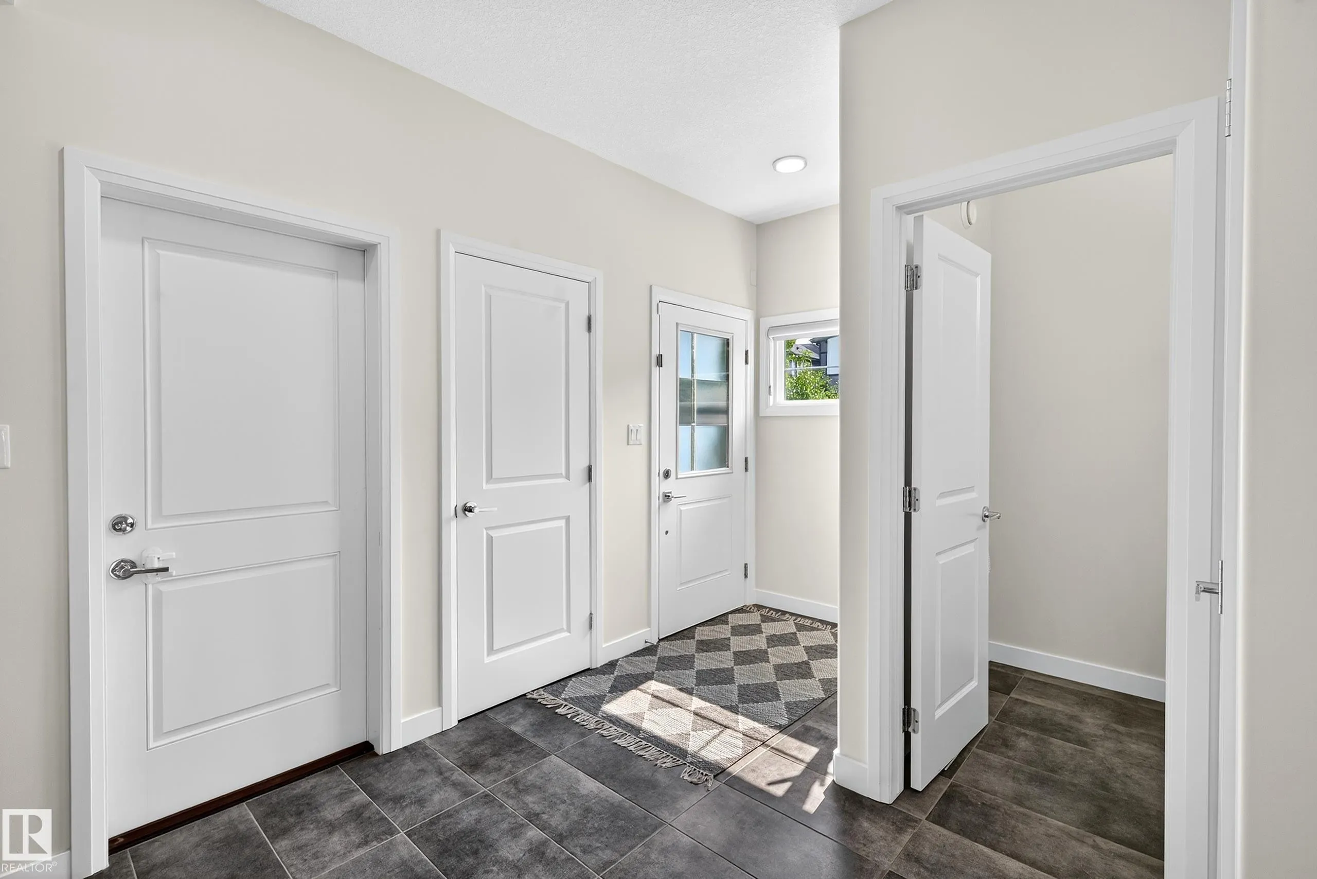 7417 CHIVERS Crescent