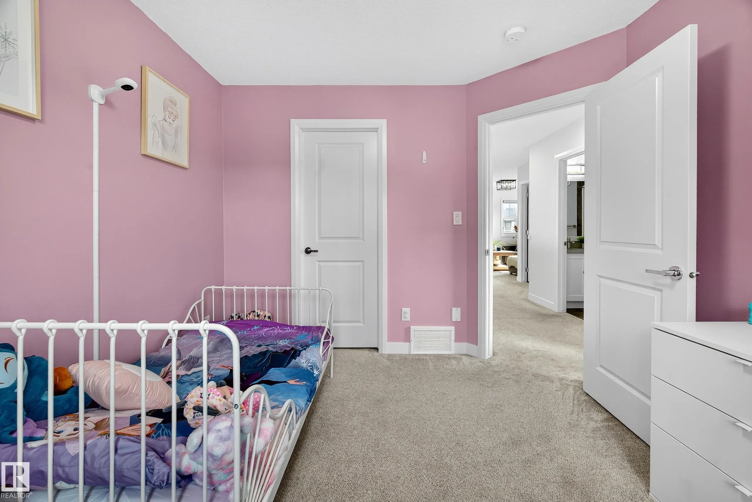 7417 CHIVERS Crescent