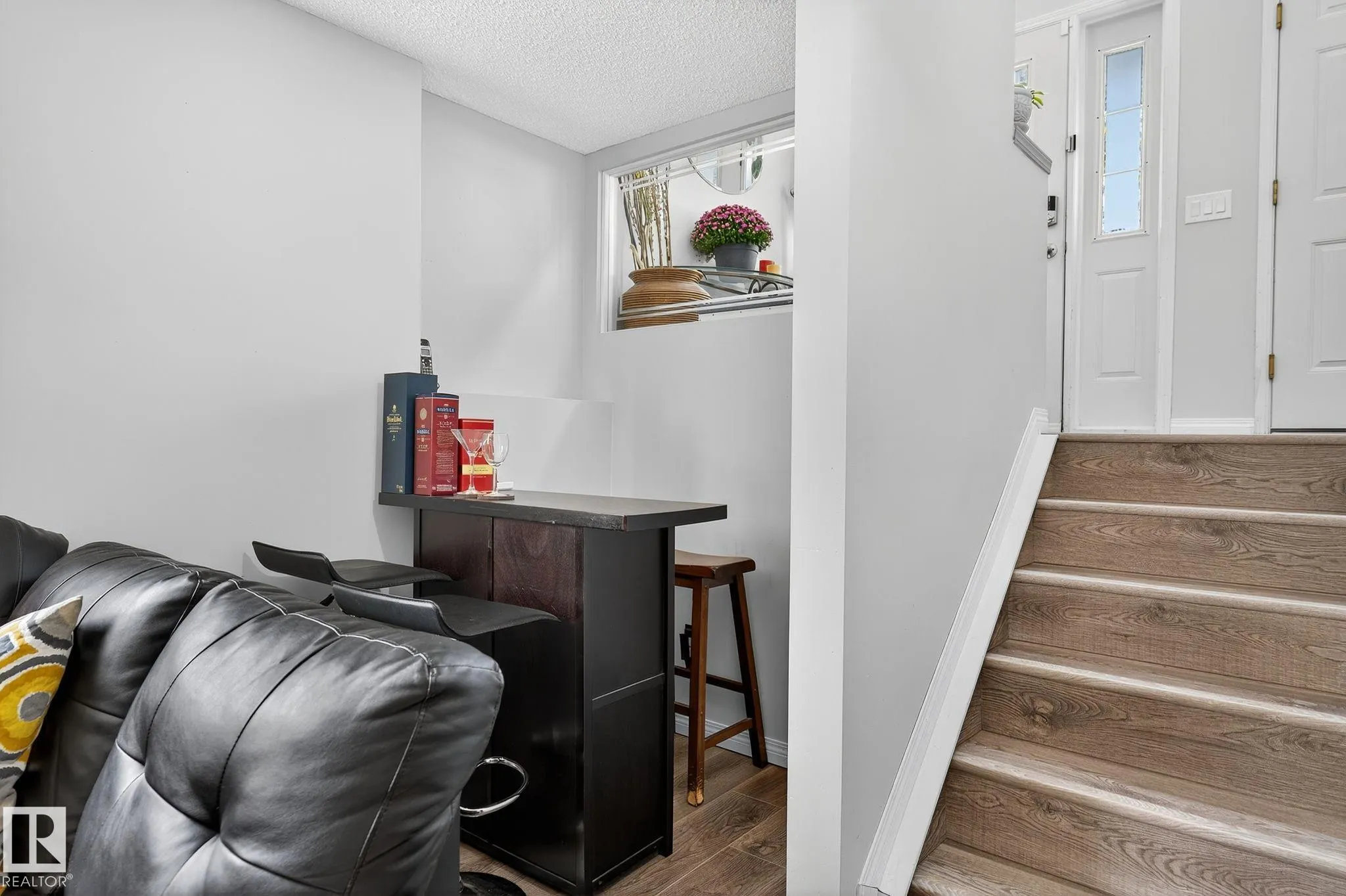 1051 JONES Crescent